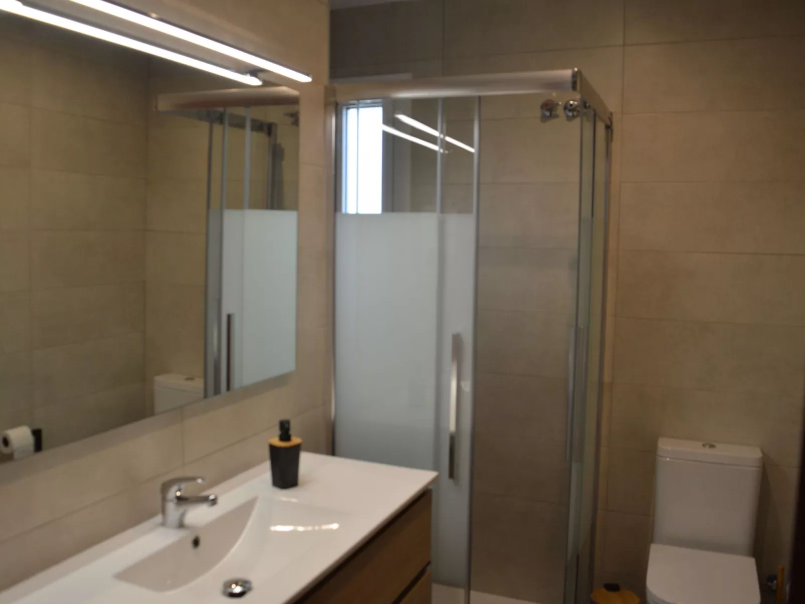 Chalet 'Vista Cunit' mit privatem Pool-Buiten