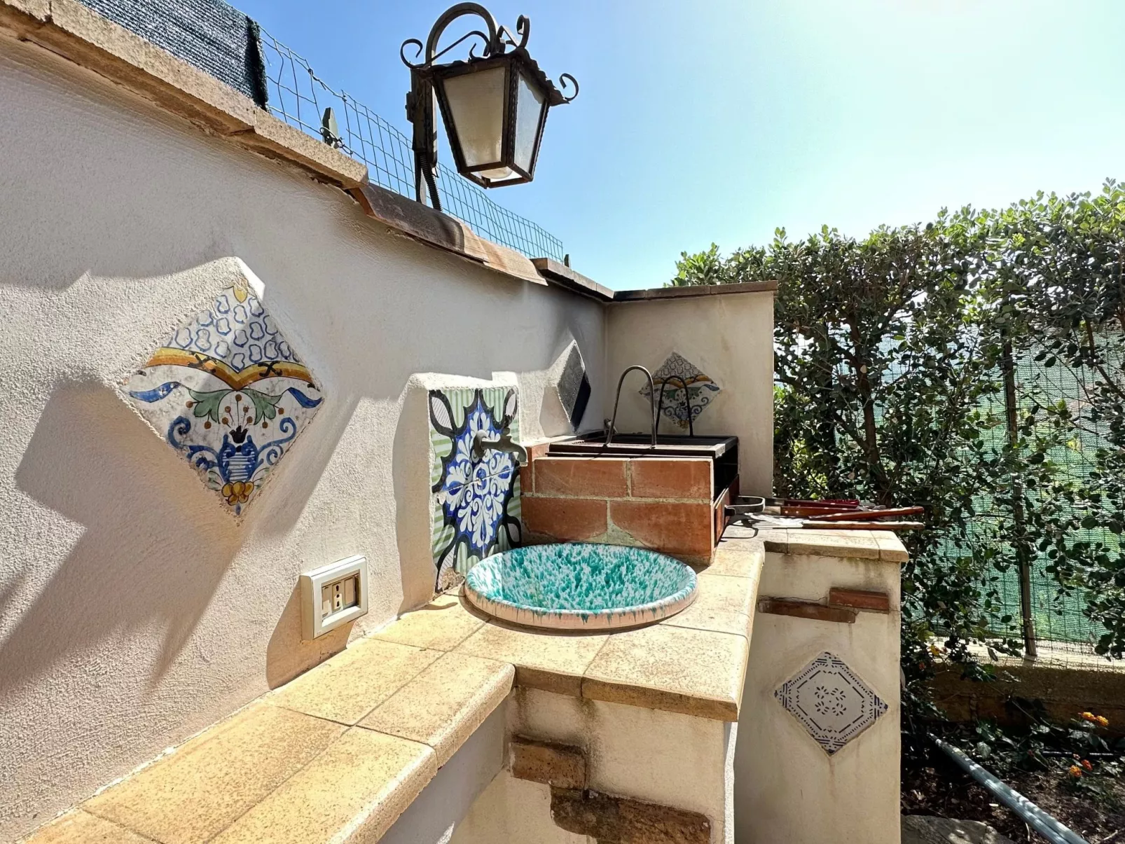 "Bouganvillae" mit Pool-Image-tags.info