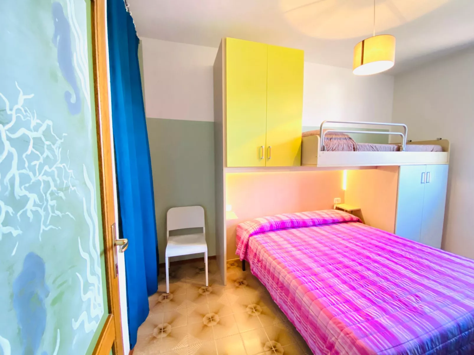 Vier-Zimmer-Villa, 2 Bäder, 2 Gärten, 2 Klima-Binnen