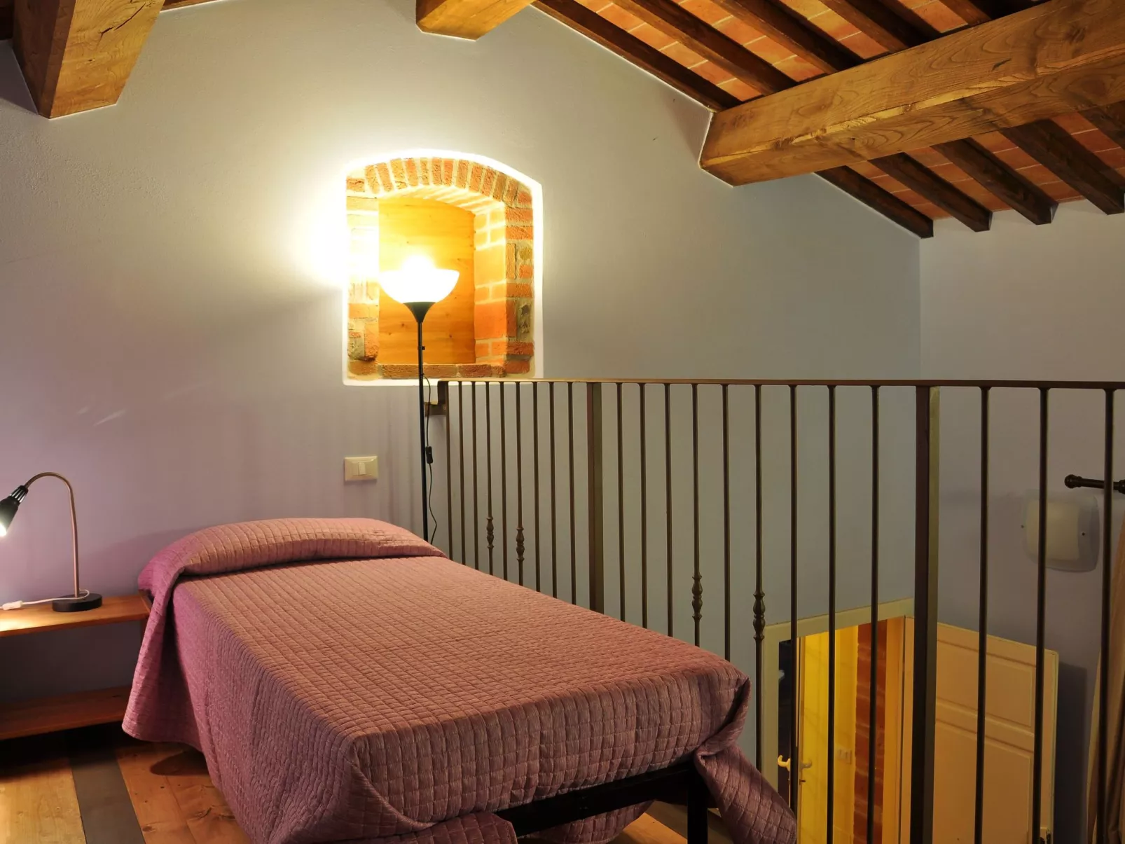 "Casa Olmo" Schwimmbad und Jacuzzi, privater Garten-Binnen