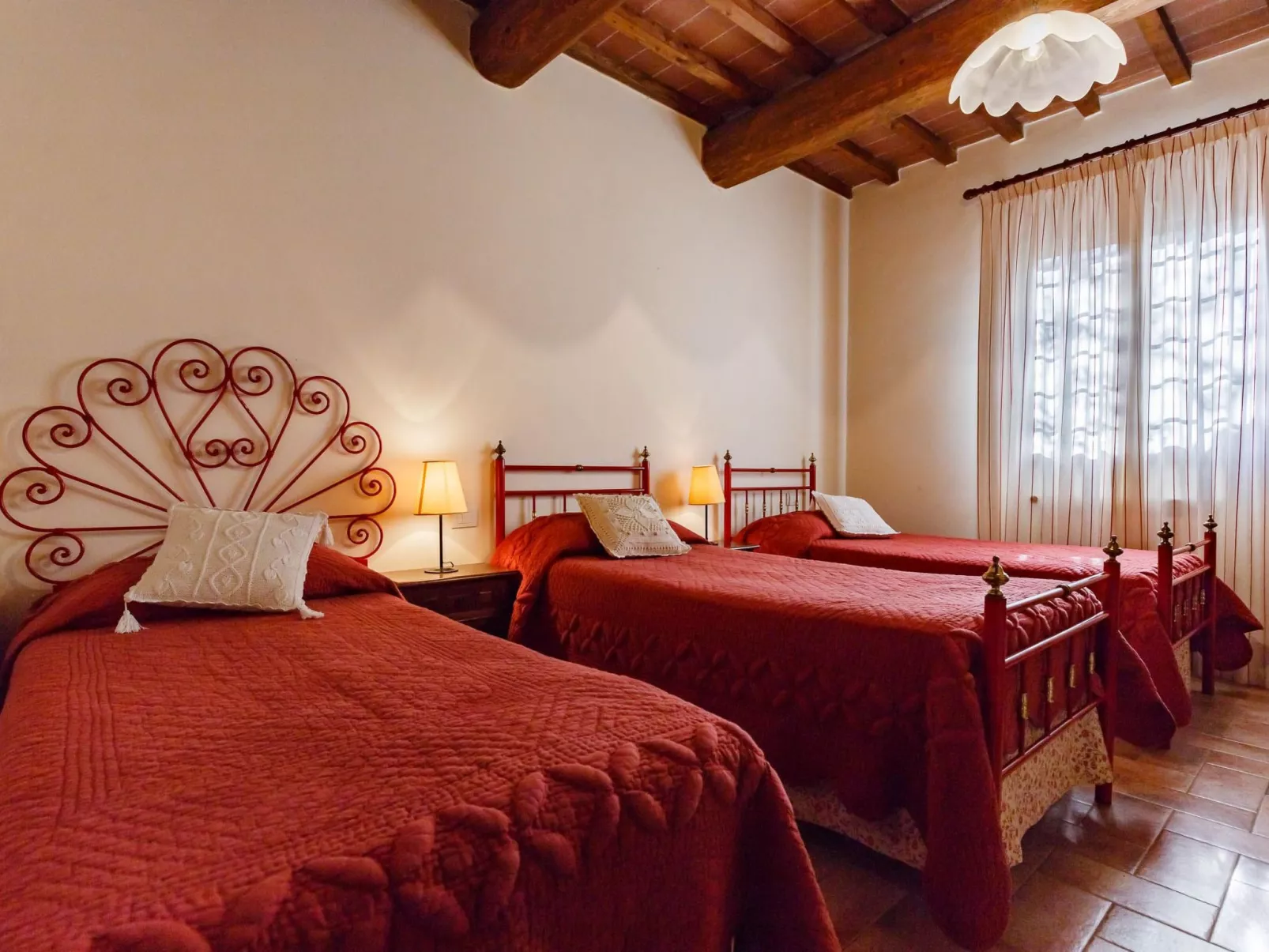 Anwesen mit Terrasse-Image-tags.info