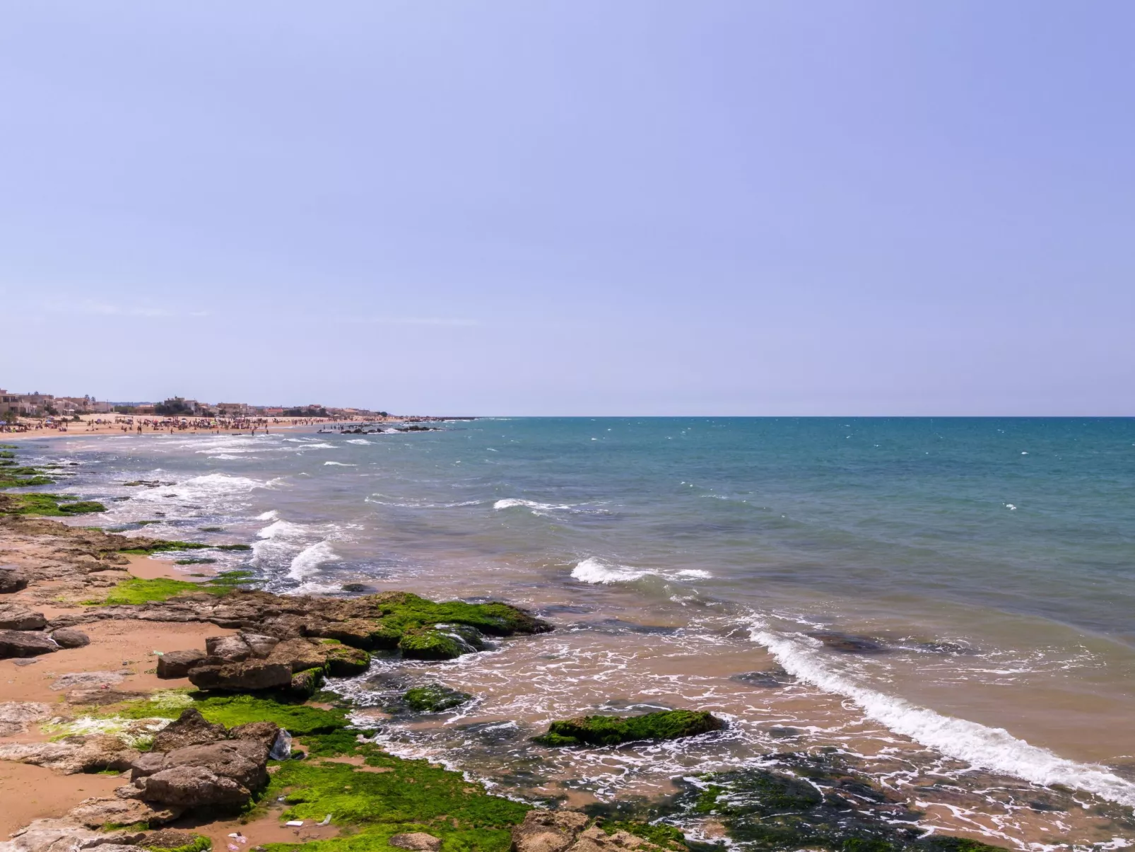 Appartement in Donnalucata mit Möblierter Terrasse und Meerblick-Binnen