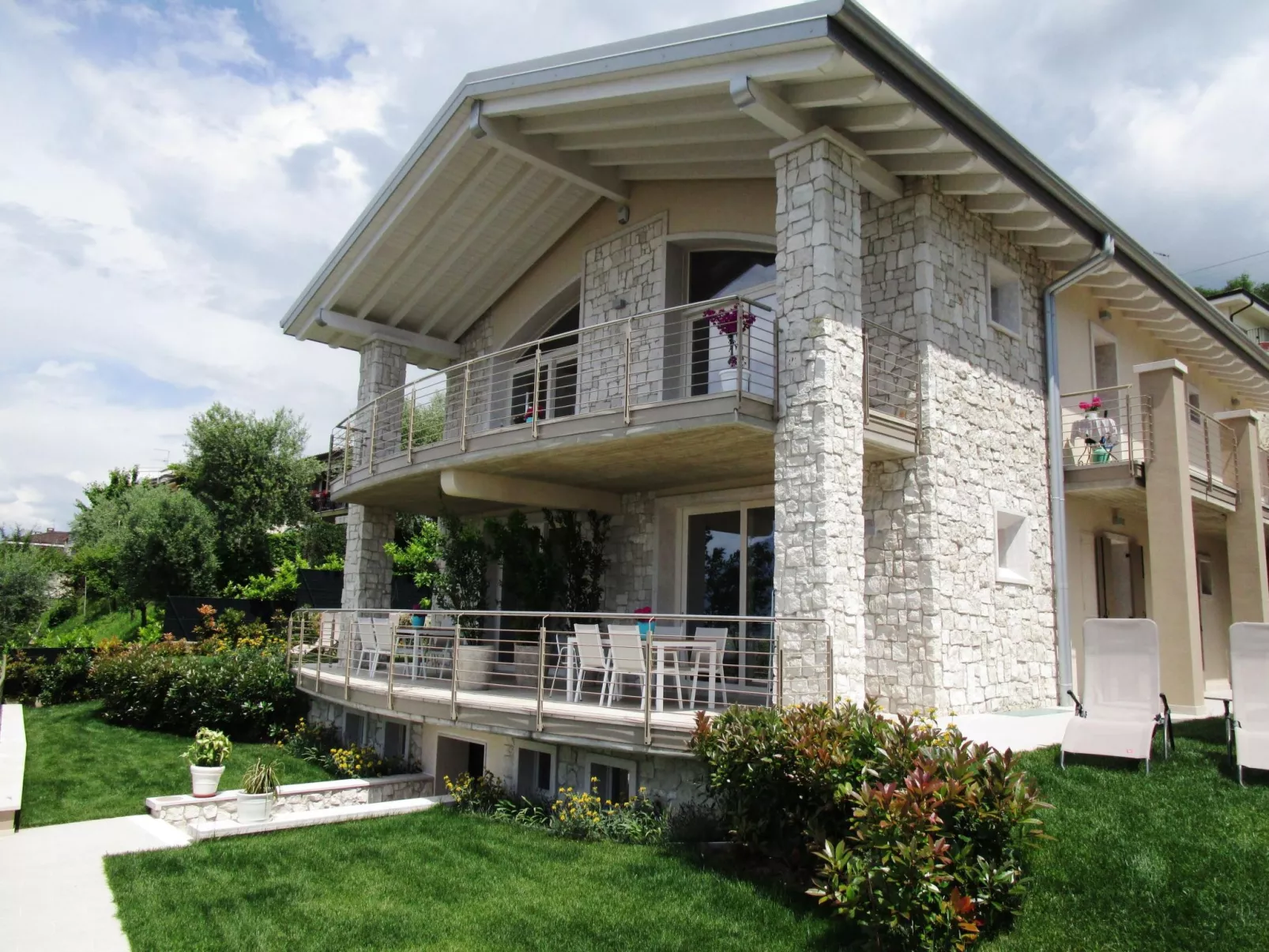 Flacher Sonnenuntergang-Binnen