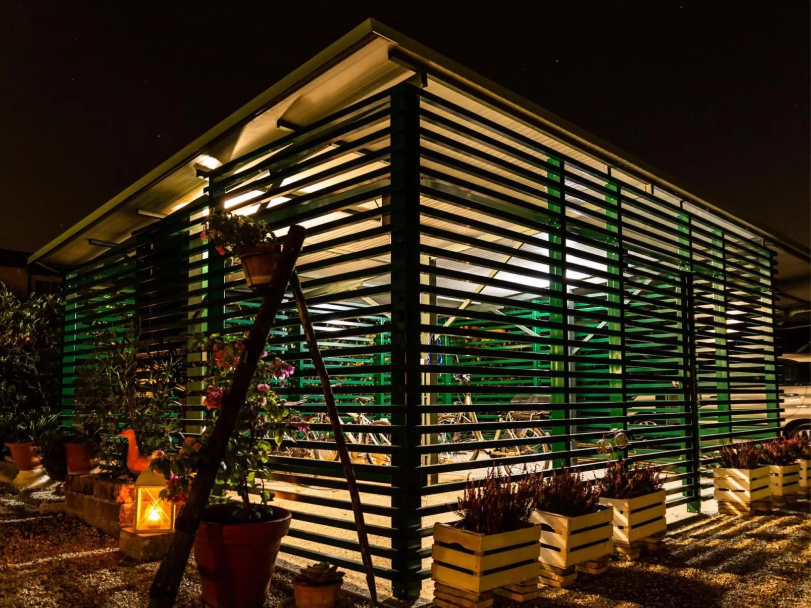 Geranium' Wohnung mit Schwimmbad-Buiten