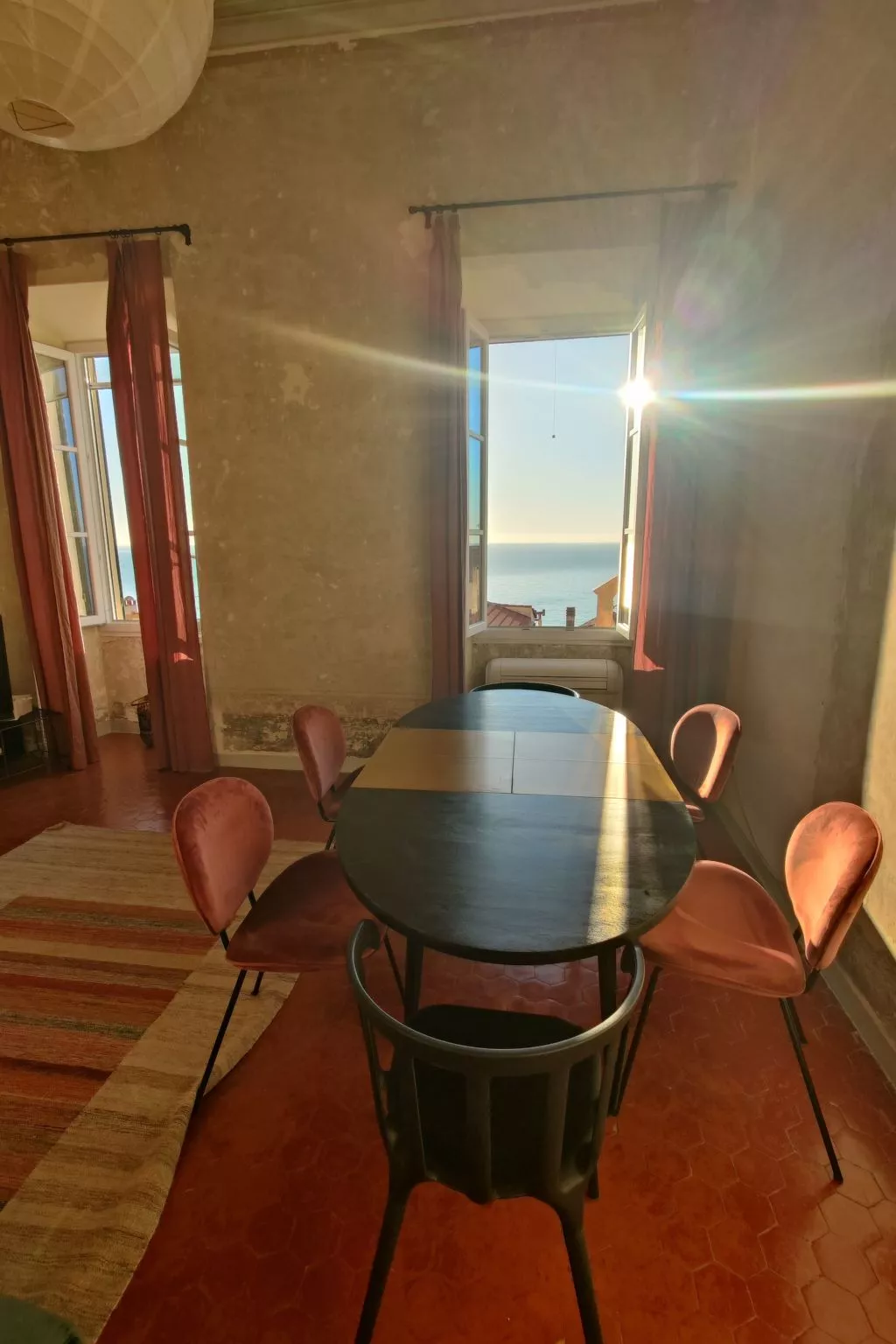 Elegantes historisches Apartment mit herrlichem Meerblick-Binnen