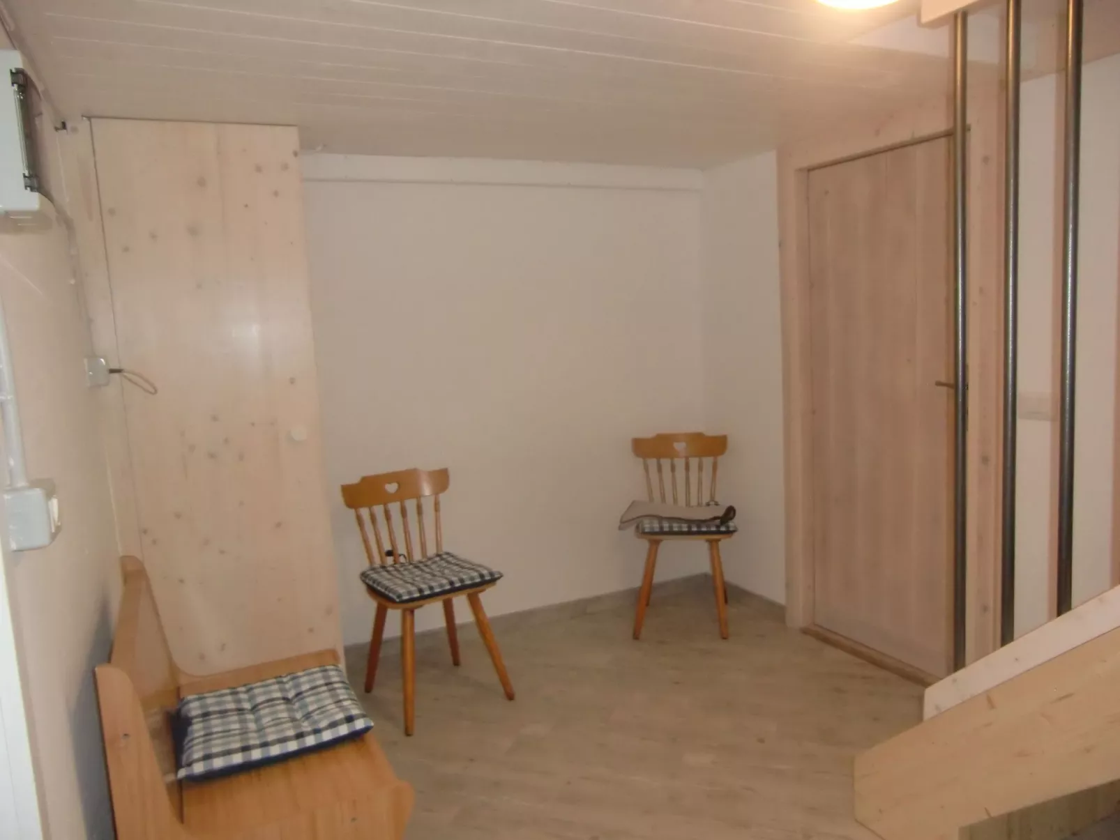 Freistehendes Haus mit Veranda mit Seeblick-Binnen