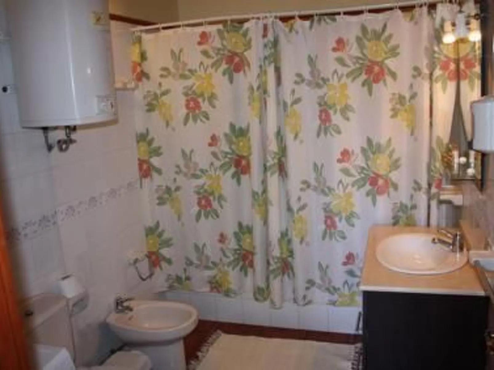 Ländliches Haus mit herrlichem Blick auf das Meer und das Tal.-Image-tags.info