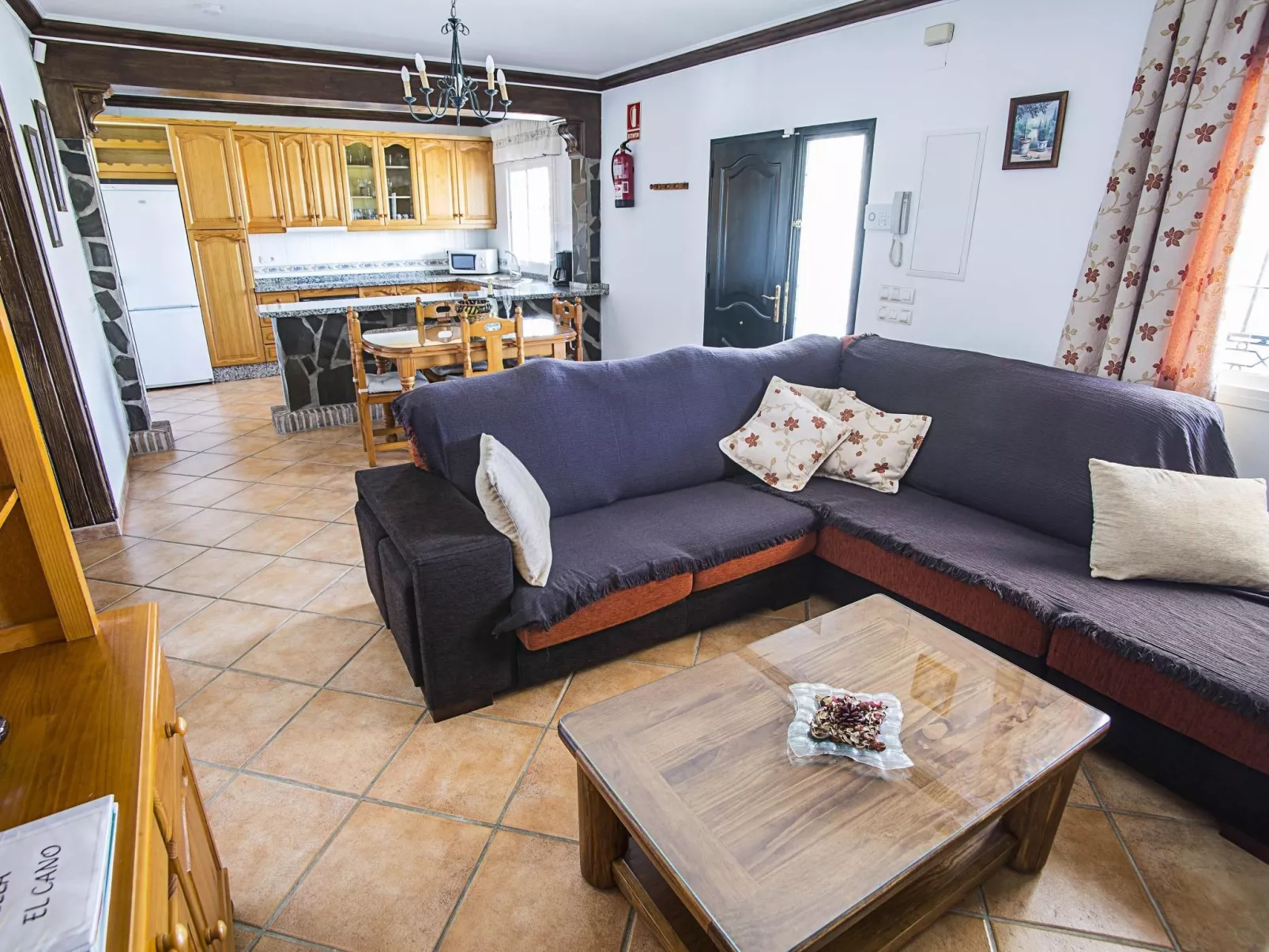 "Villa el Cano" mit Schwimmbad-Binnen