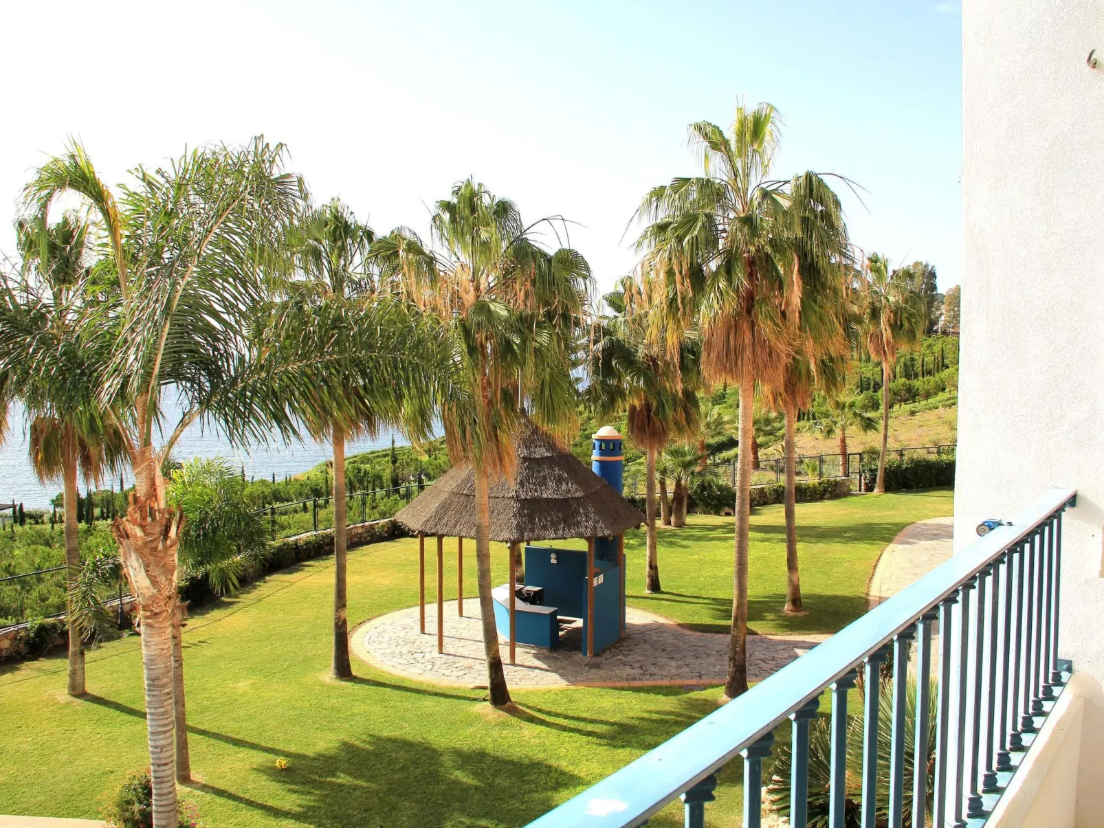 Mit Terrasse, Pool und Garten-Binnen