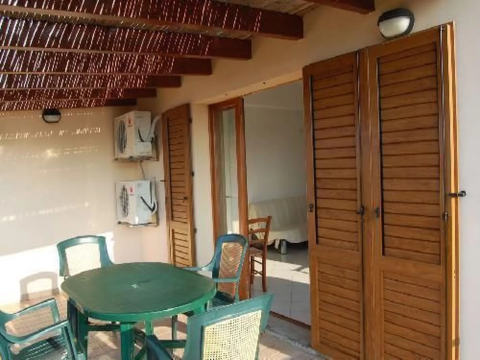 Unterkunft mit Terrasse am Meer-Binnen