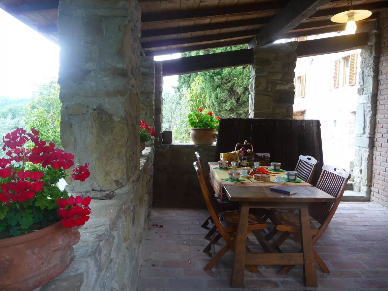 Lindenhaussiedlung mit Gemeinschaftspool-Binnen