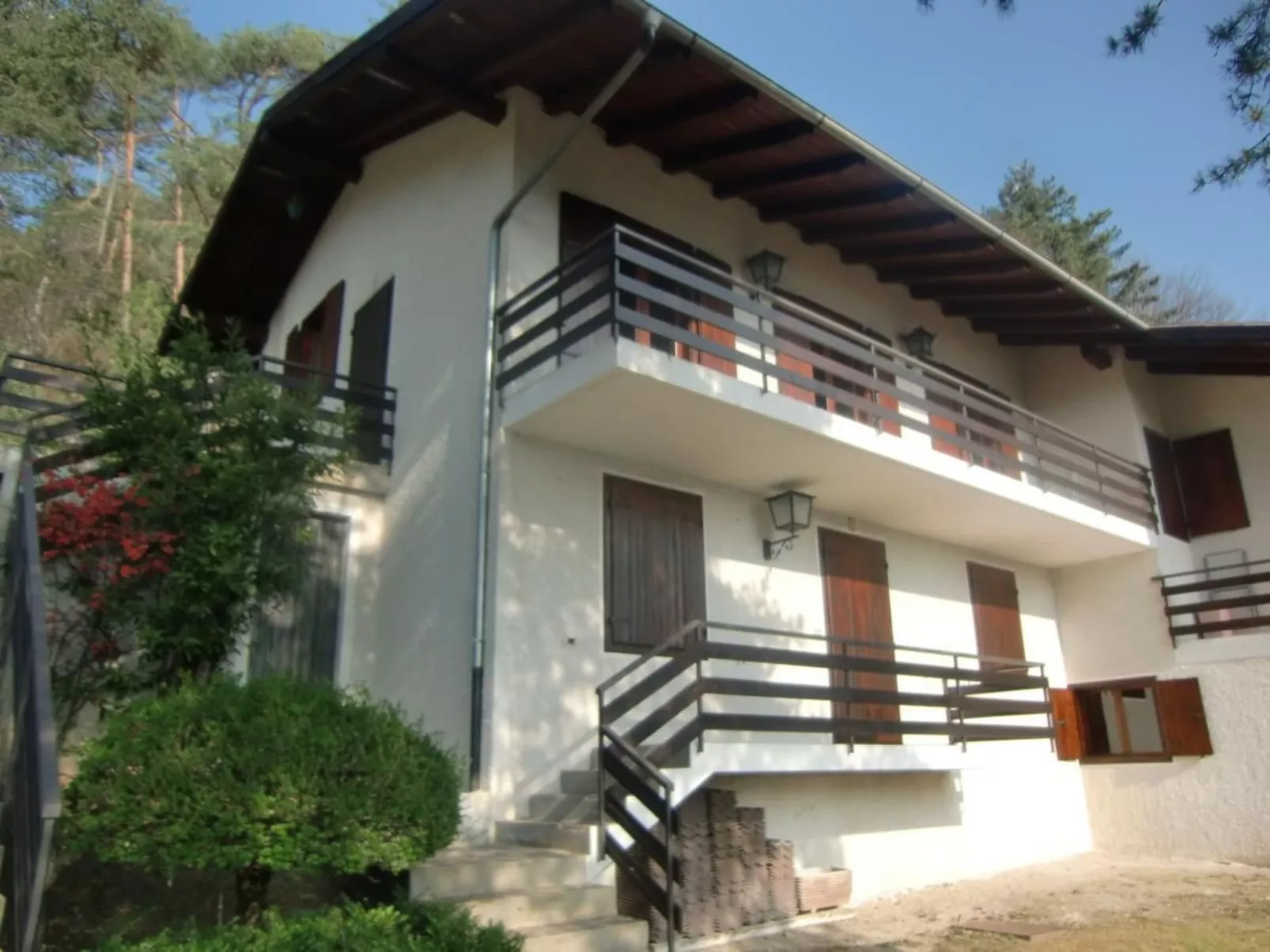 Wohnung im ersten Stock mit schönem Seeblick-Binnen