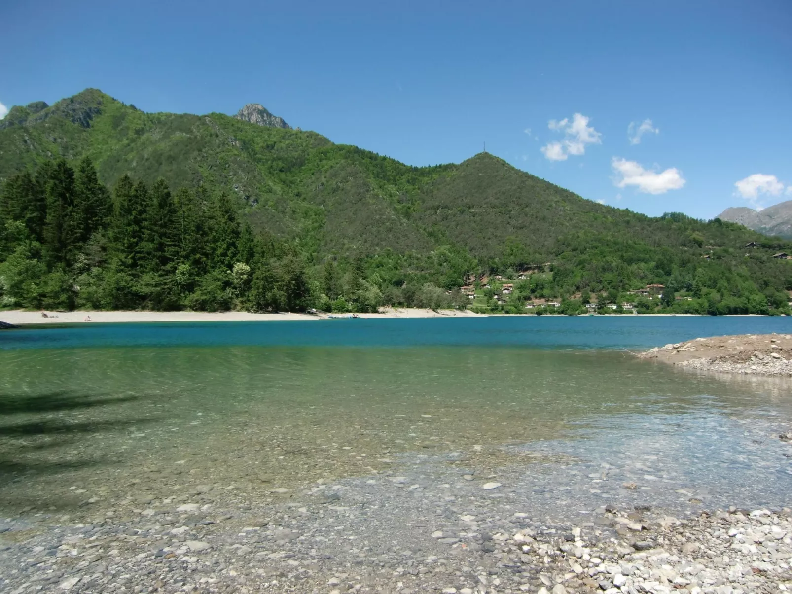 Freistehendes Haus mit eingezäuntem Privatgarten-Binnen