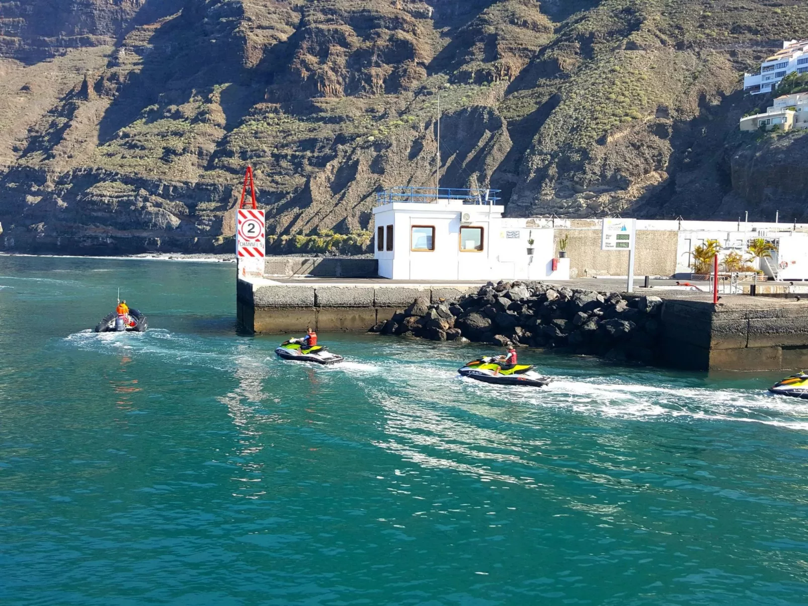 Wohnung mit Aussicht auf Meer und Klippen-Binnen