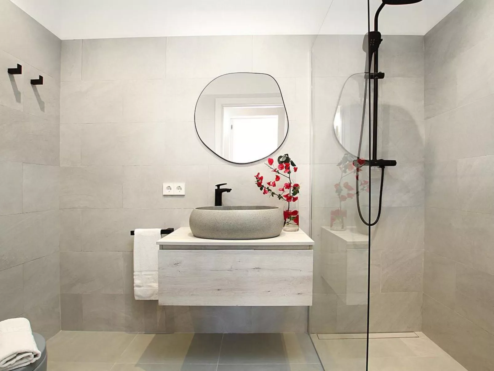 "Jaume Ramona-Image-tags.info