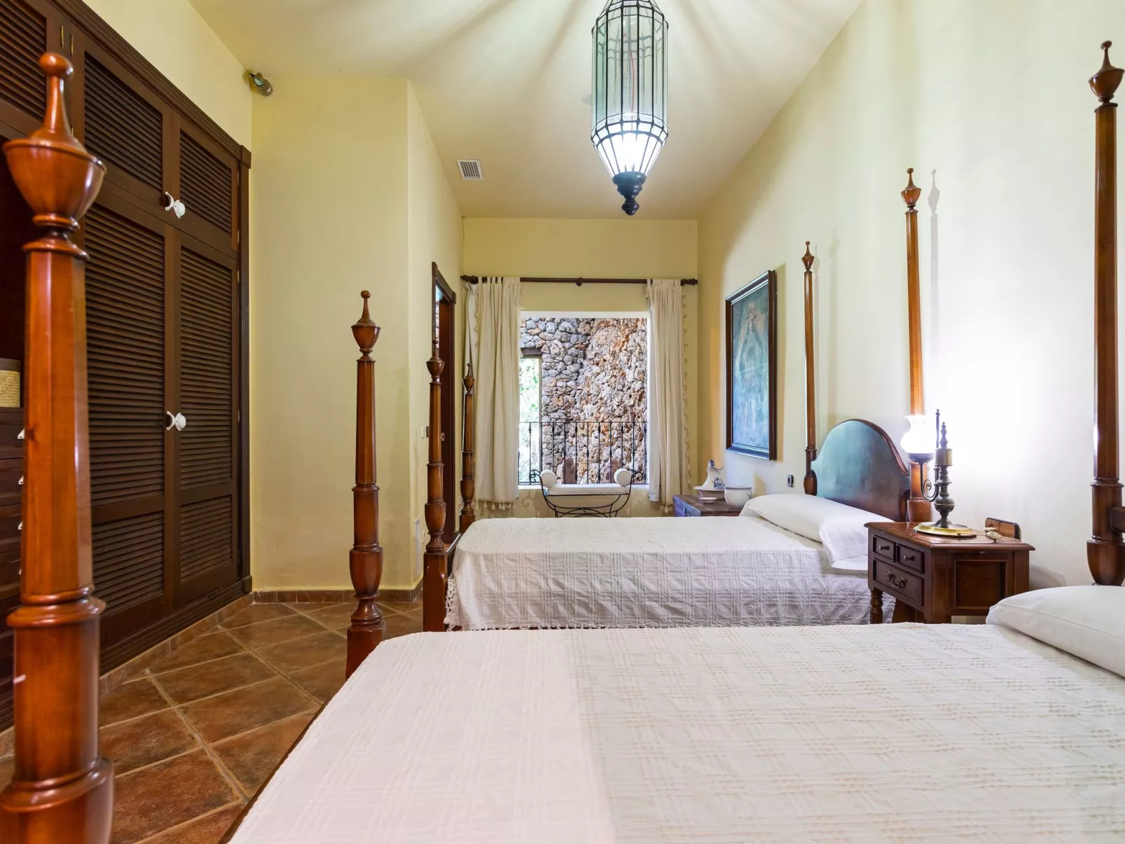 Beheiztes Hallenbad und Freibad-Binnen