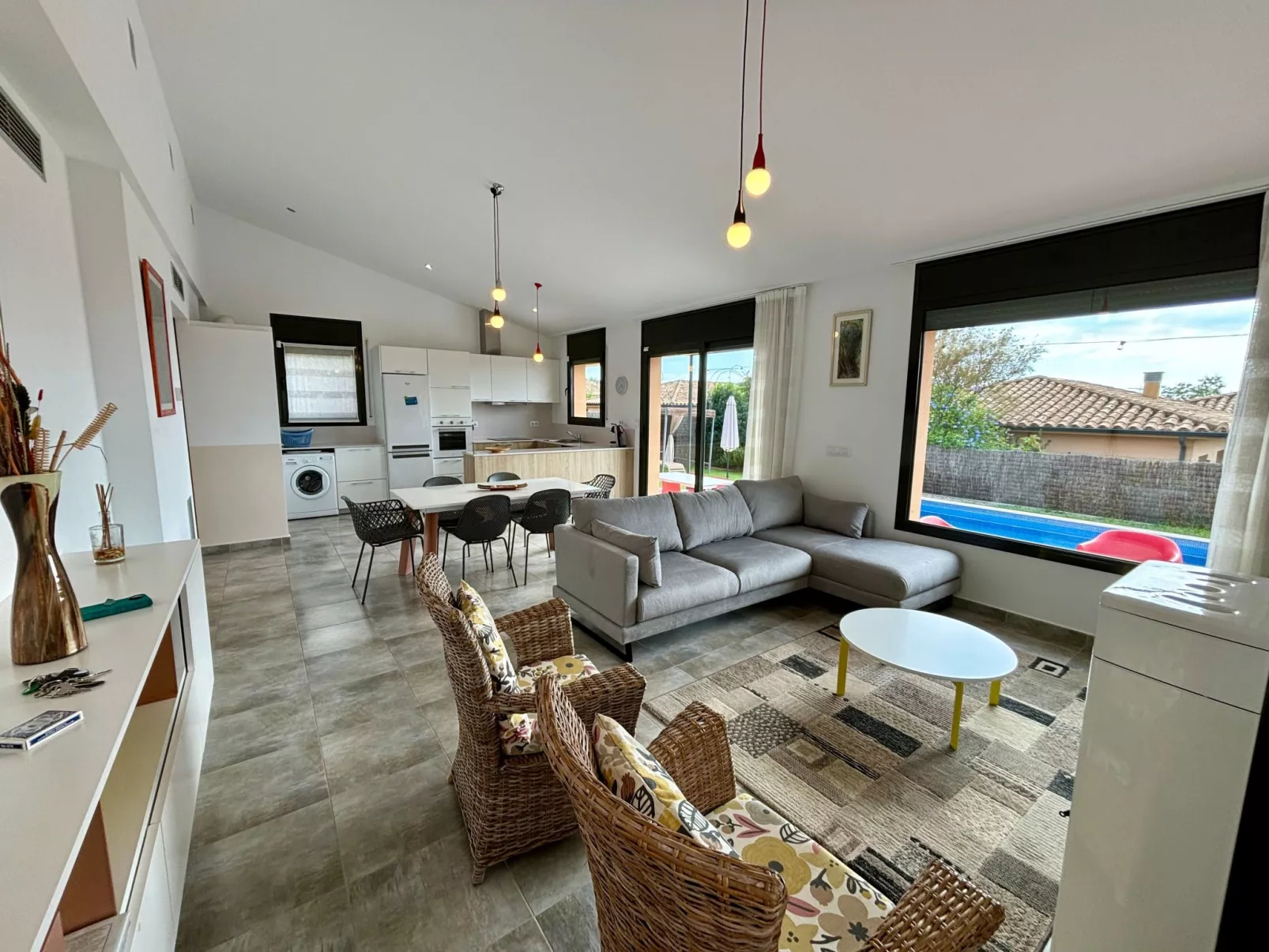 Moderne Villa Medes Mar mit Privatpool-Binnen