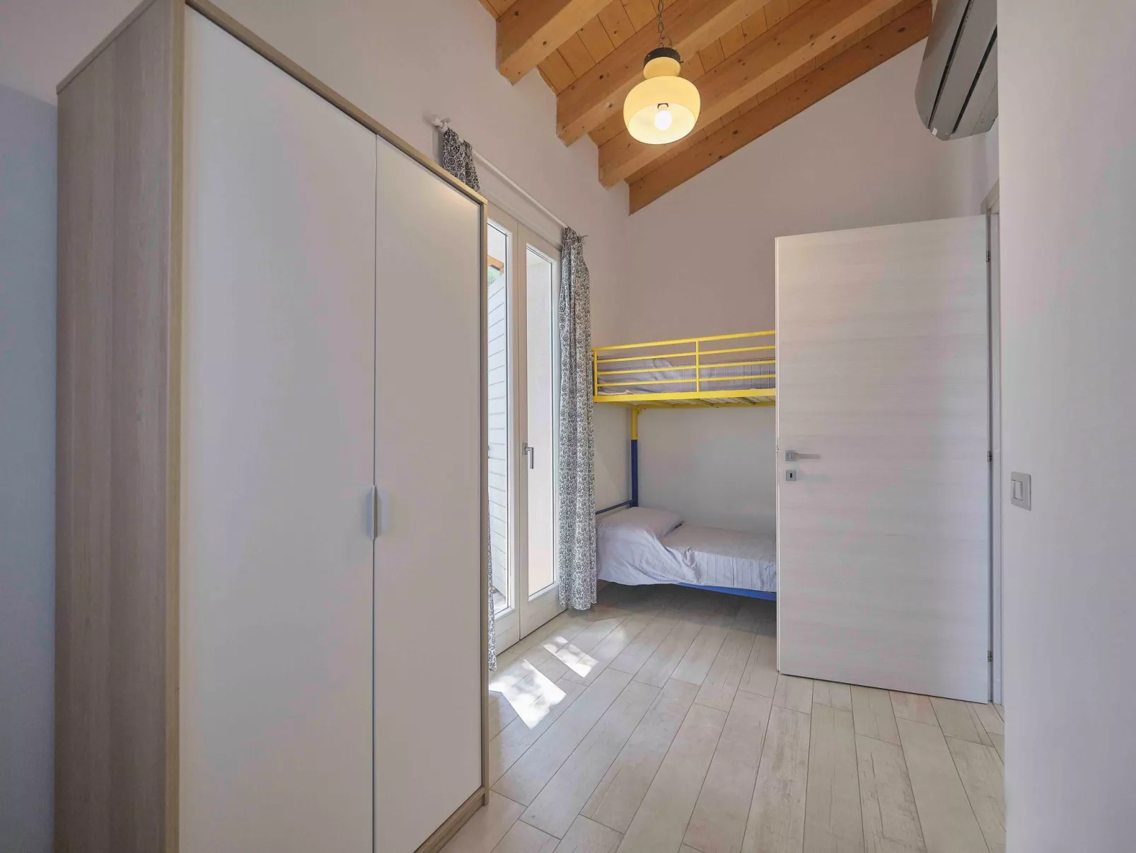 Schönes Ferienhaus Villetta Batik-Binnen