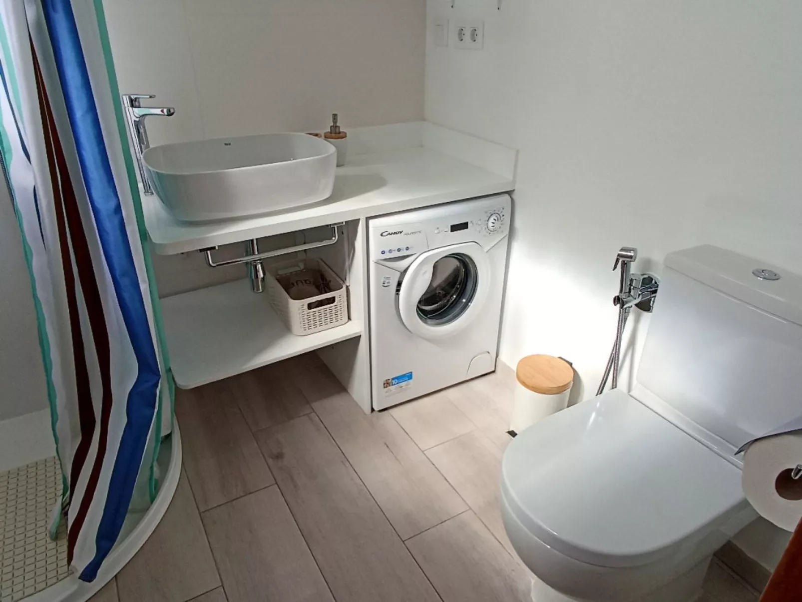 Wohnung mit privater Terrasse und Meerblick-Image-tags.info