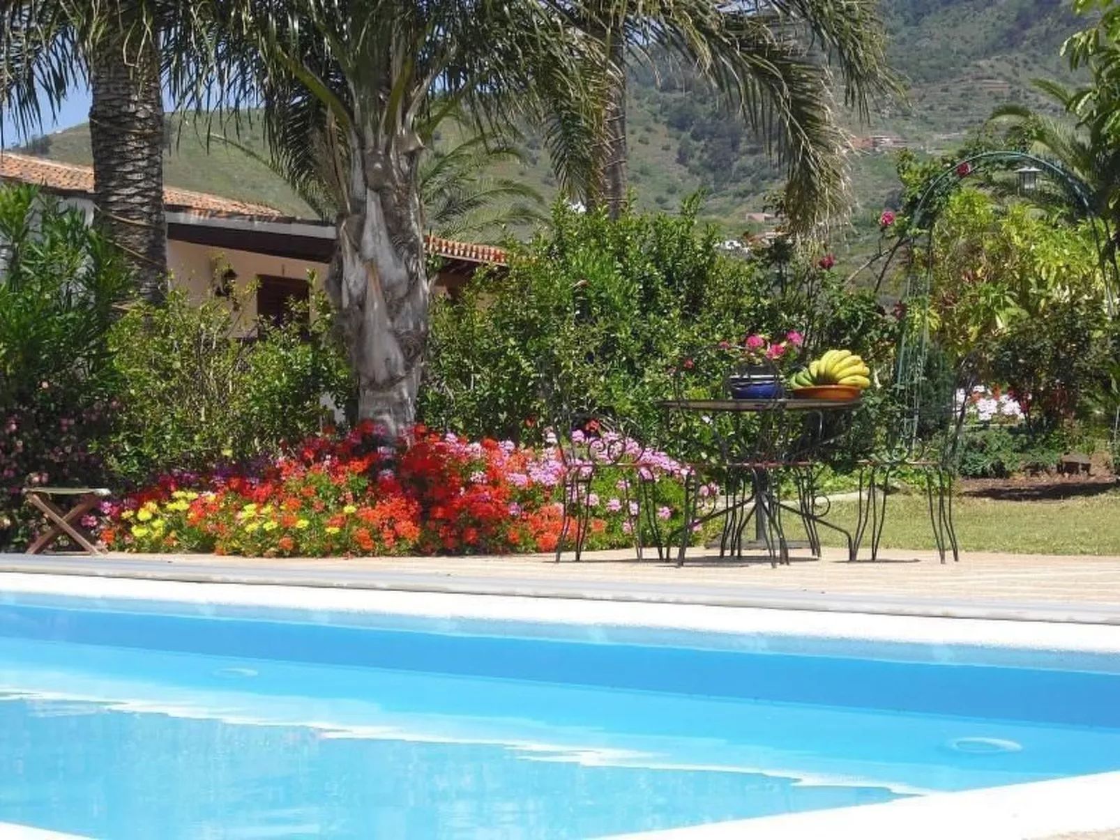 Romantisches Landhaus mit Pool-Buiten