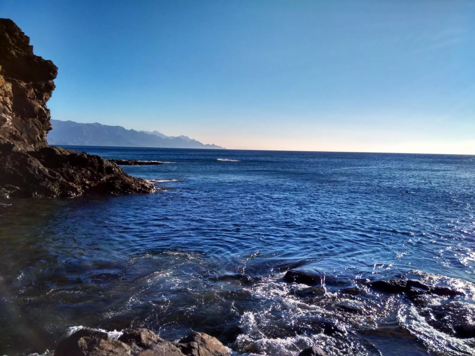 Wohnung "Faro de Sardina" mit Blick aufs Wasser-Binnen