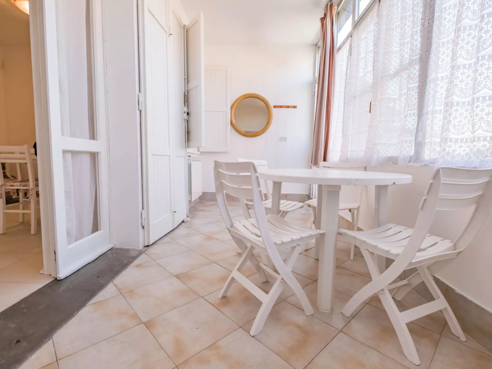 Charmantes Ferienhaus mit Garten, in der Nähe des Meeres-Binnen