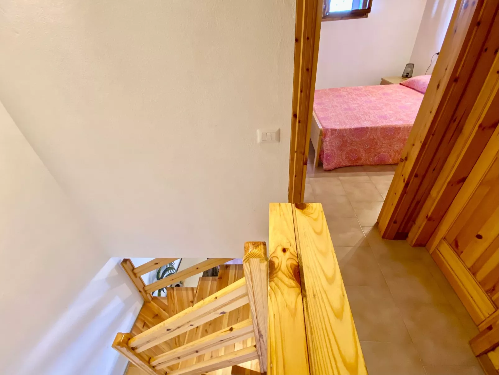 Vertikales Haus mit privatem Garten, 2 Klima-Binnen