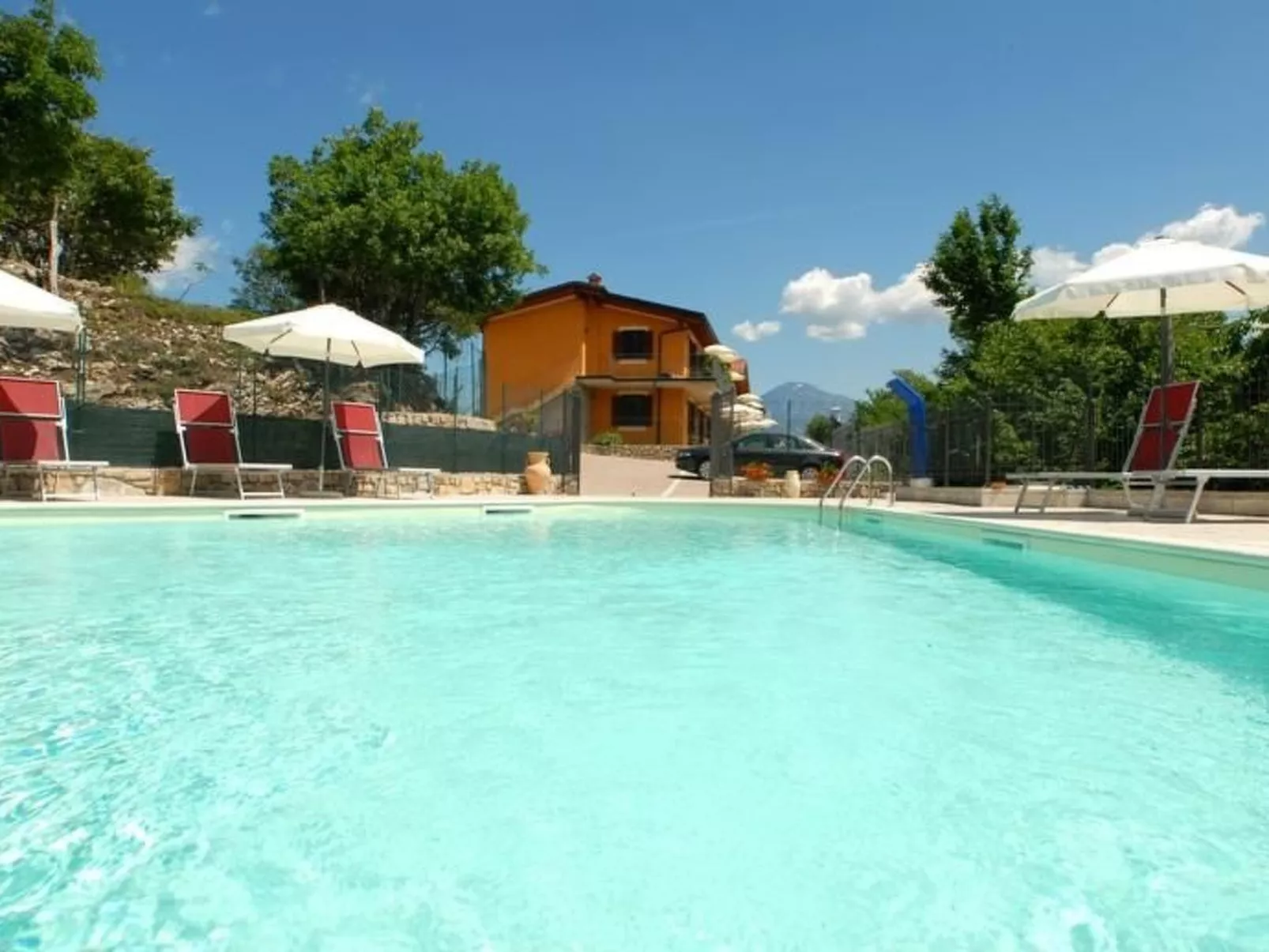 Drei-Zimmer-Wohnung mit Garten-Binnen