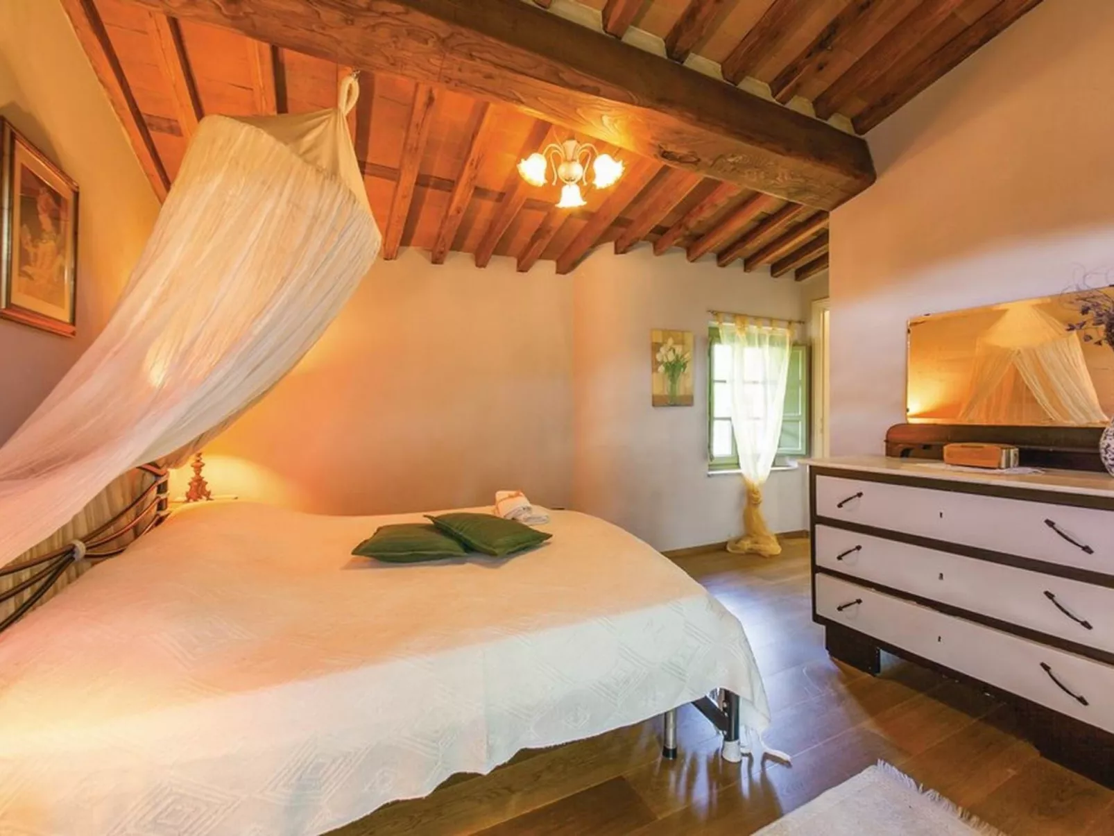 Haus mit Garten, Terrasse, in den Hügeln von Lucca-Binnen