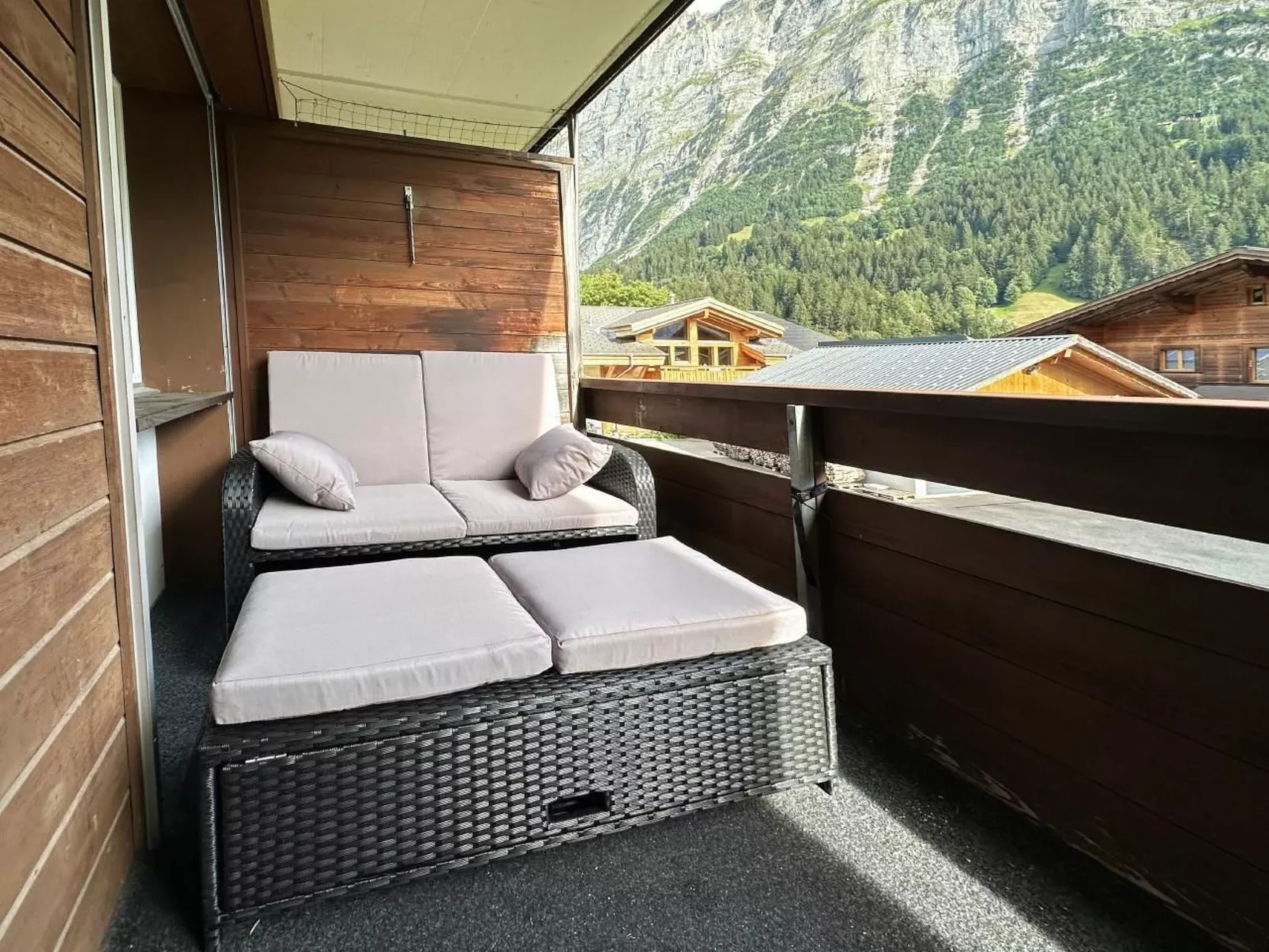 Chalet Ribi: Wohlfühloase mit Weitblick-Binnen