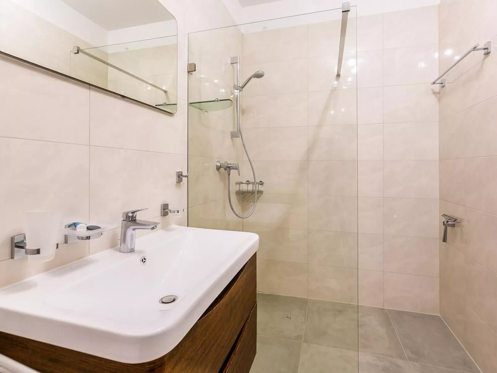 Für 4 Personen ca. 80m, in Medulin-Binnen