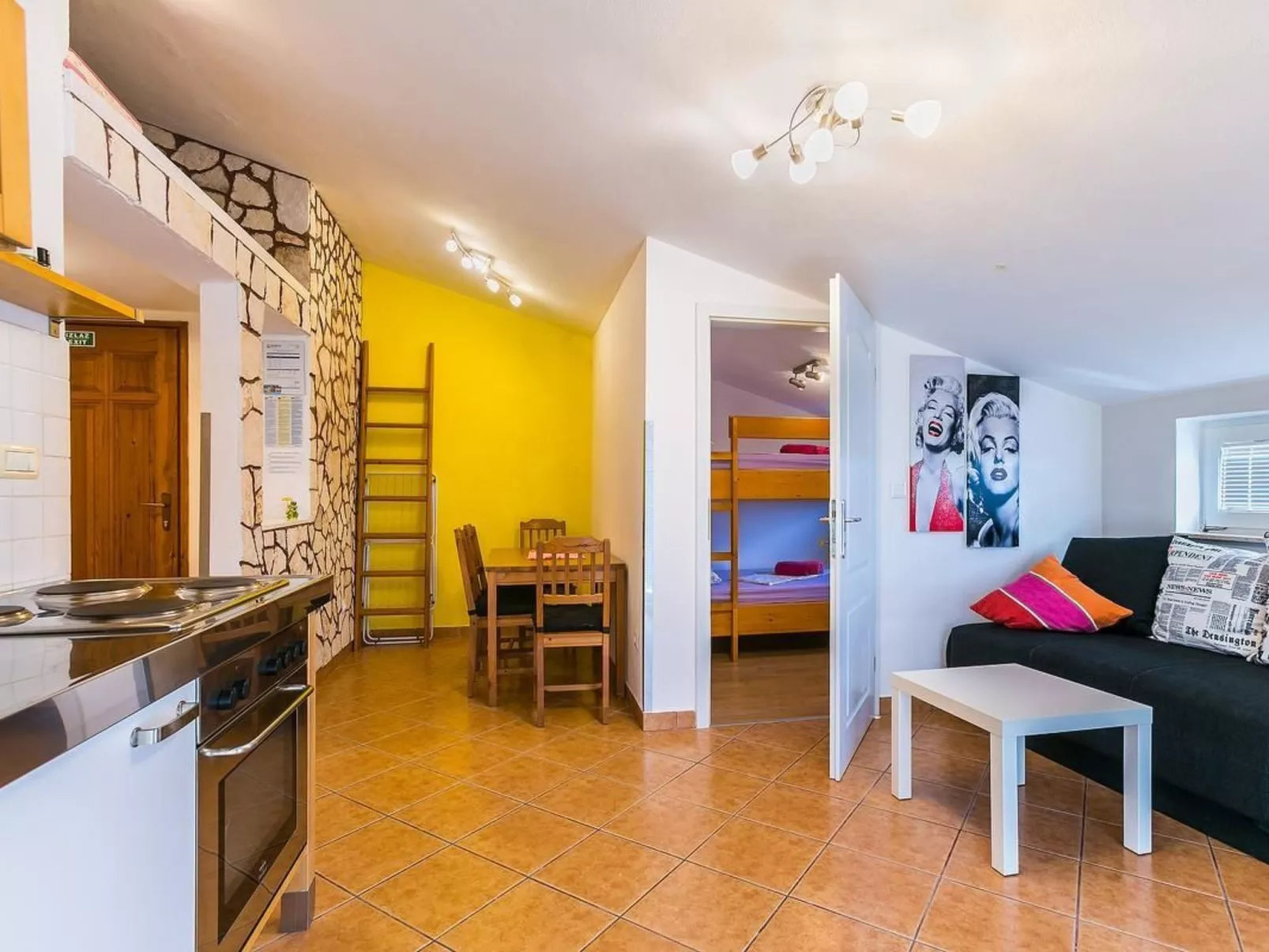 "Borka Kapovica" mit Balkon-Binnen