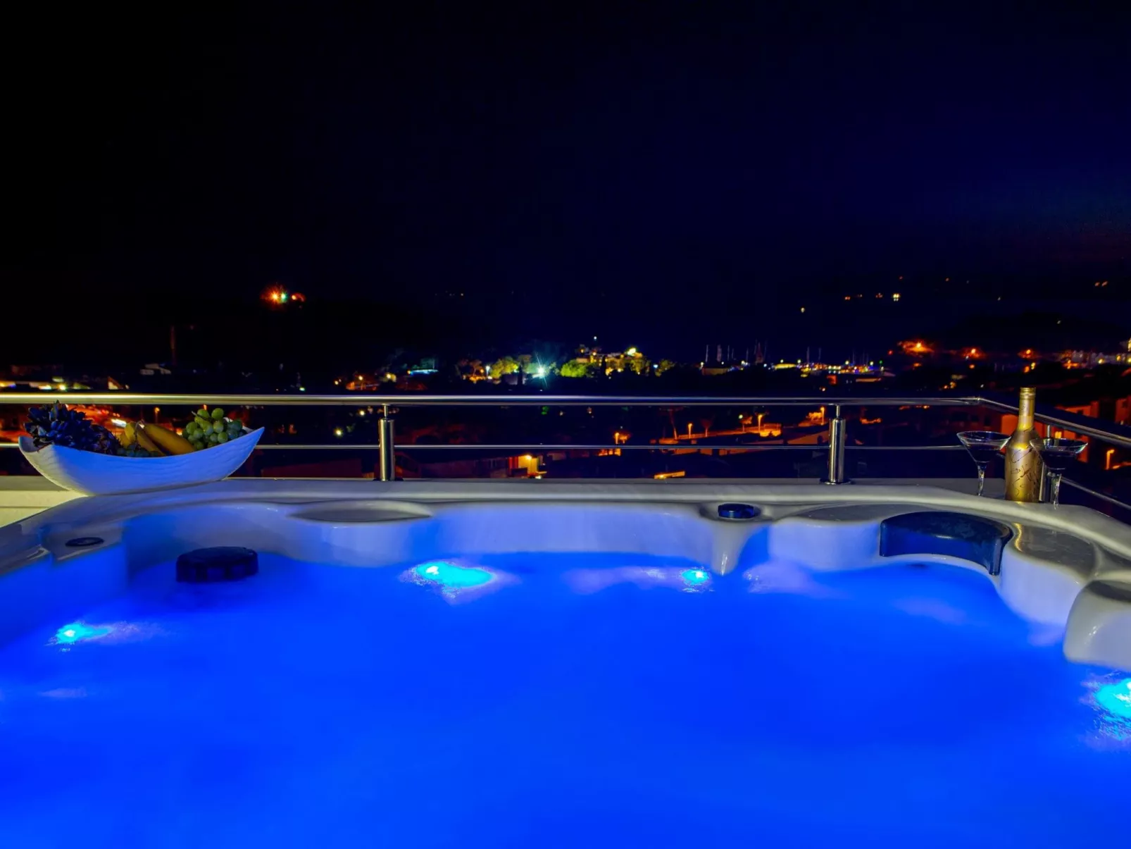 In Makarska mit Panoramablick-Buiten