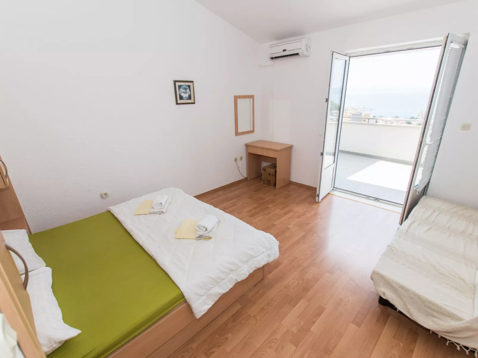 Ozzi mit privatem Pool-Binnen