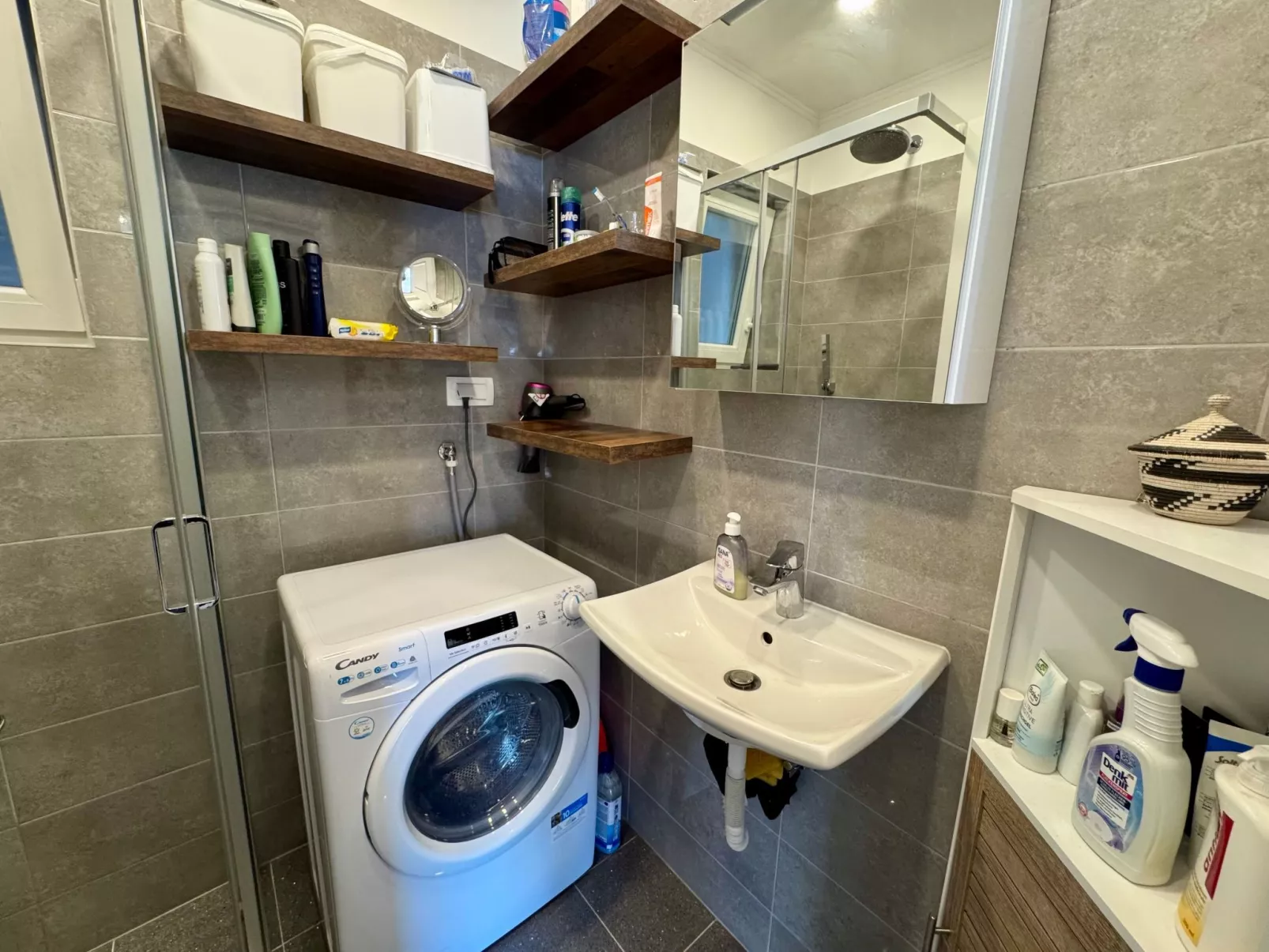 Apartment Toma 1-Image-tags.info