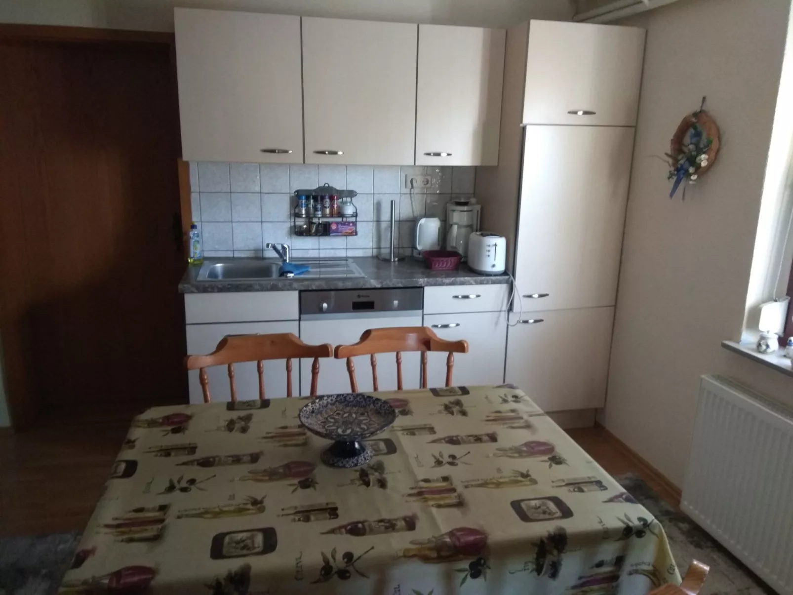 Mit eigenem Parkplatz-Binnen