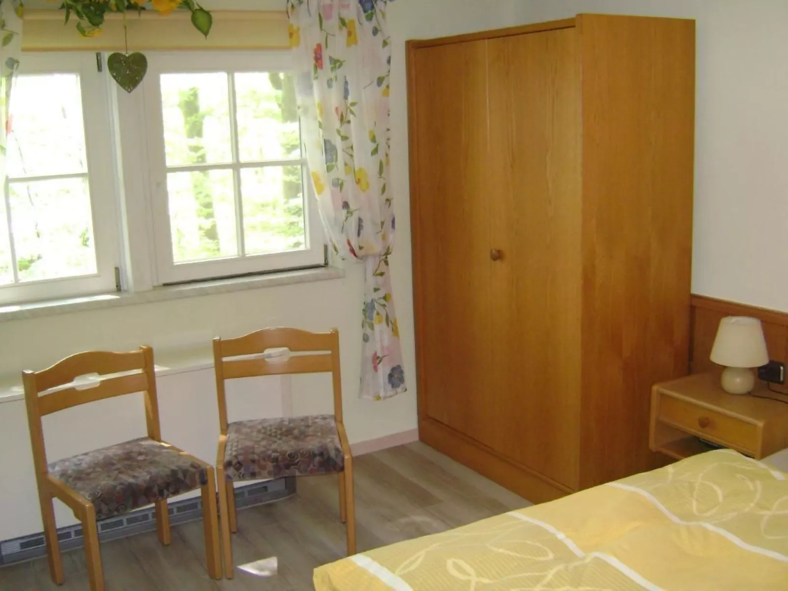 Mit Blick auf die Berge-Binnen