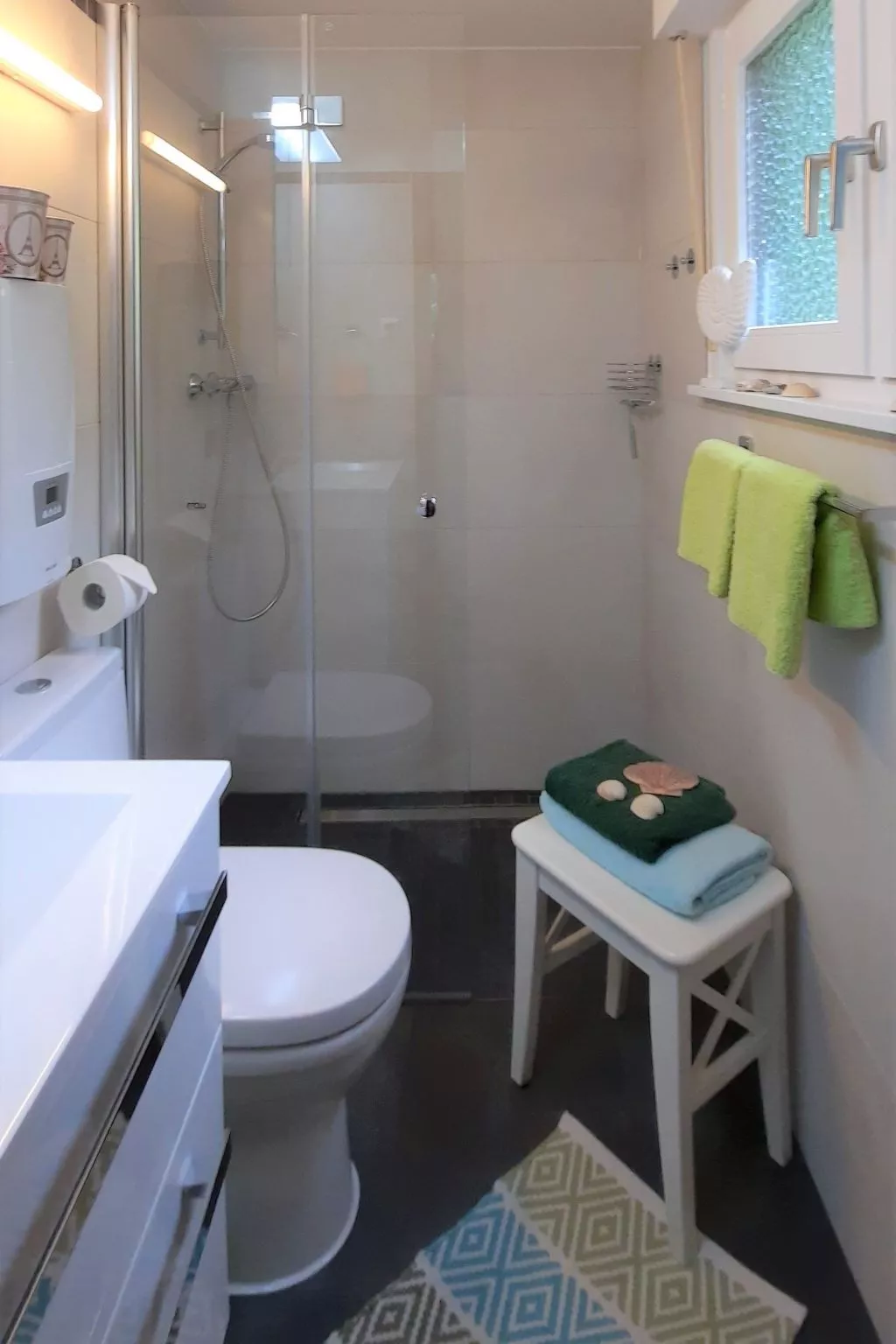 Schlossblick mit Teilseeblick-Binnen