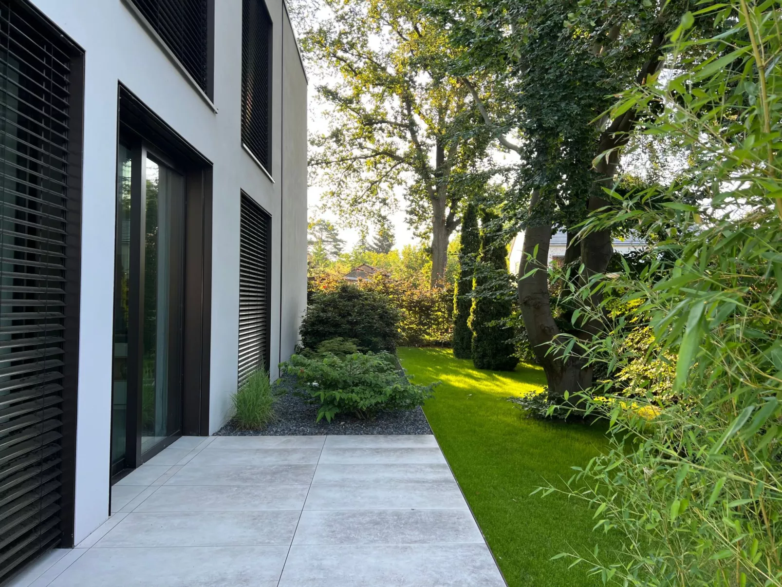 Modernes Einfamilienhaus-Buiten