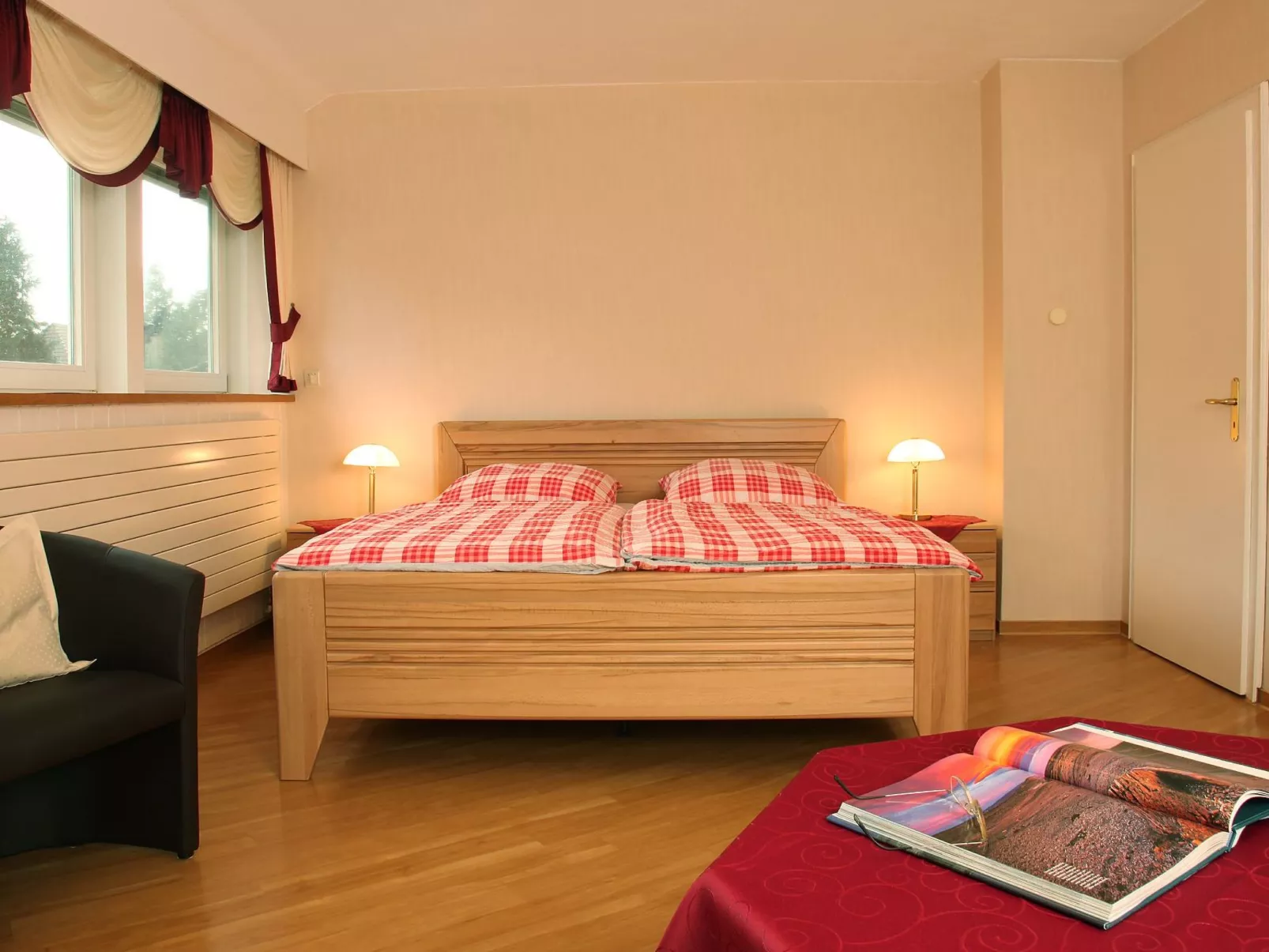 Komfortable Ferienwohnung mit großem Balkon-Image-tags.info