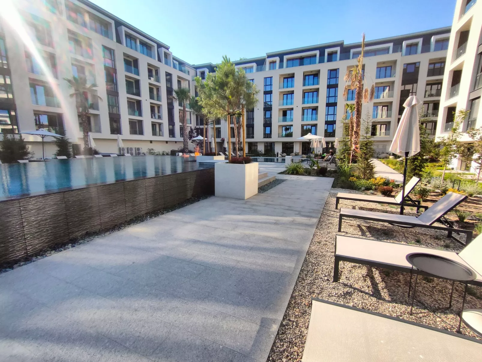 Studio "Allure Varna" mit Infinity-Pool-Buiten