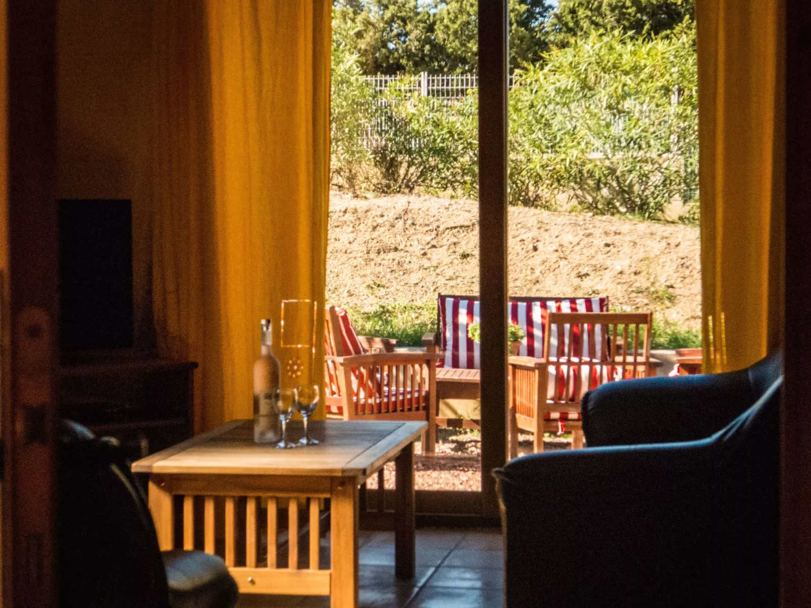 Komfortables Ferienhaus mit Privatpool-Binnen