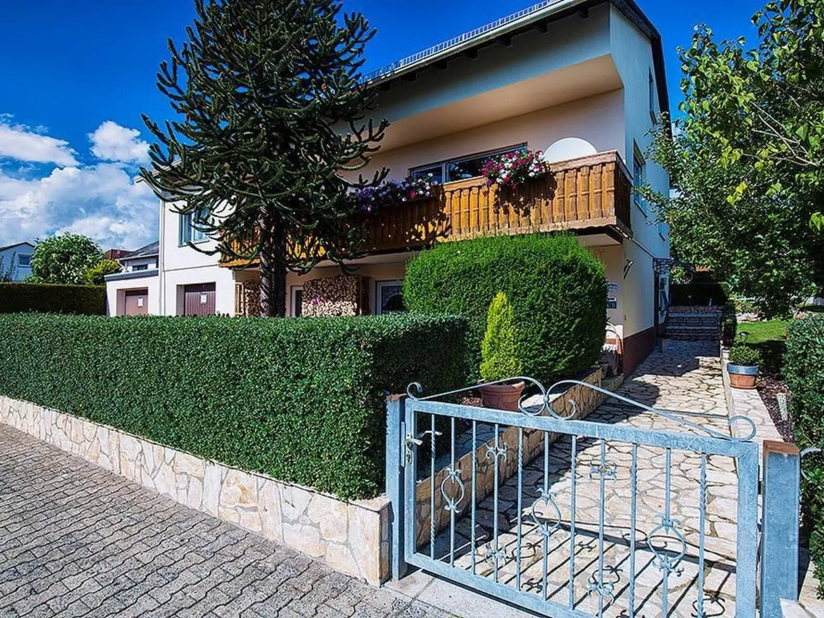 Zum Mensfelder Kopf-Buiten