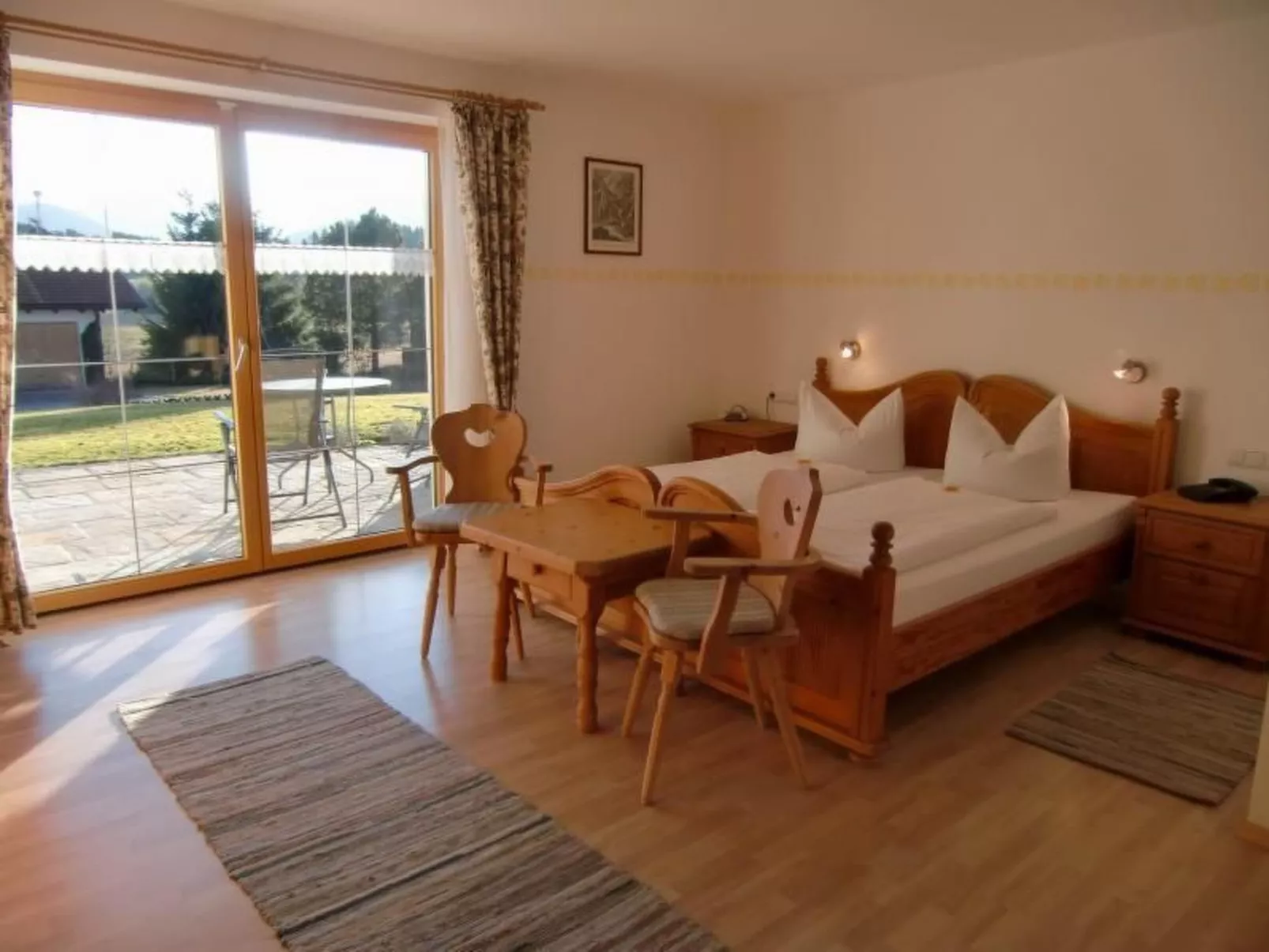 Appartement mit Terrasse-Image-tags.info