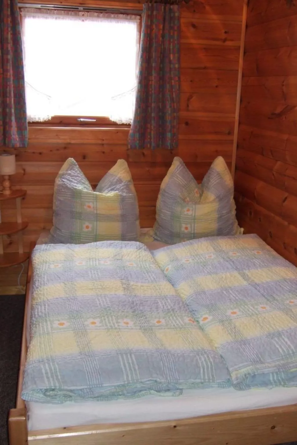 Berghütte mit eigenem Garten und Grill-Binnen