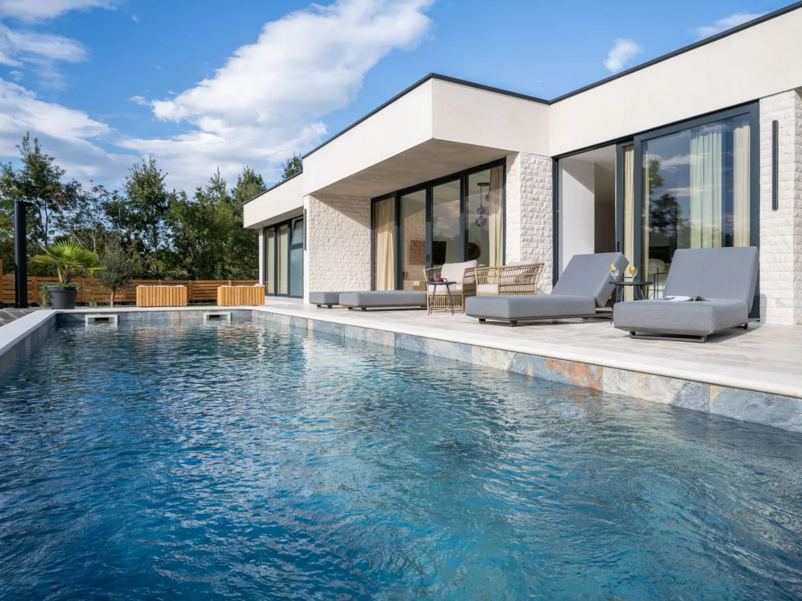 Sunset Villa Santalezi-Binnen