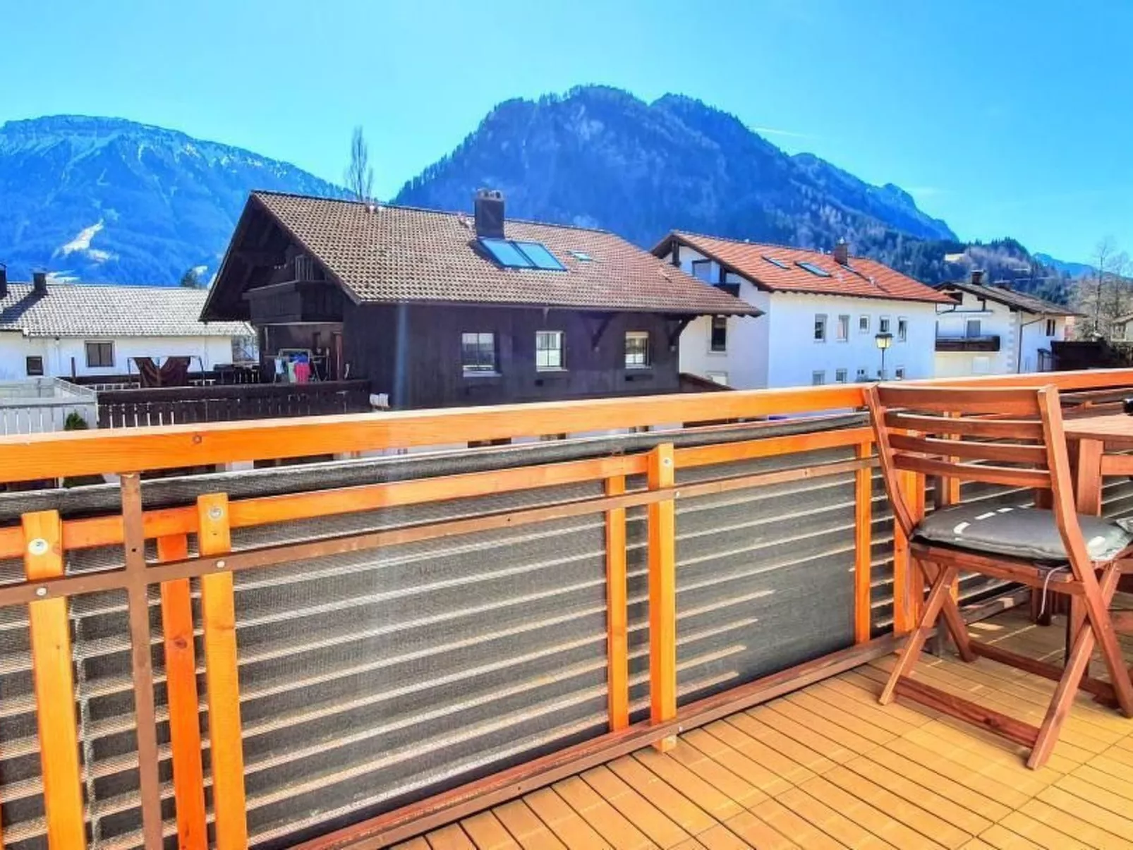 Ruhige-Ferienwohnung mit Süd Balkon in Zentrum-Buiten