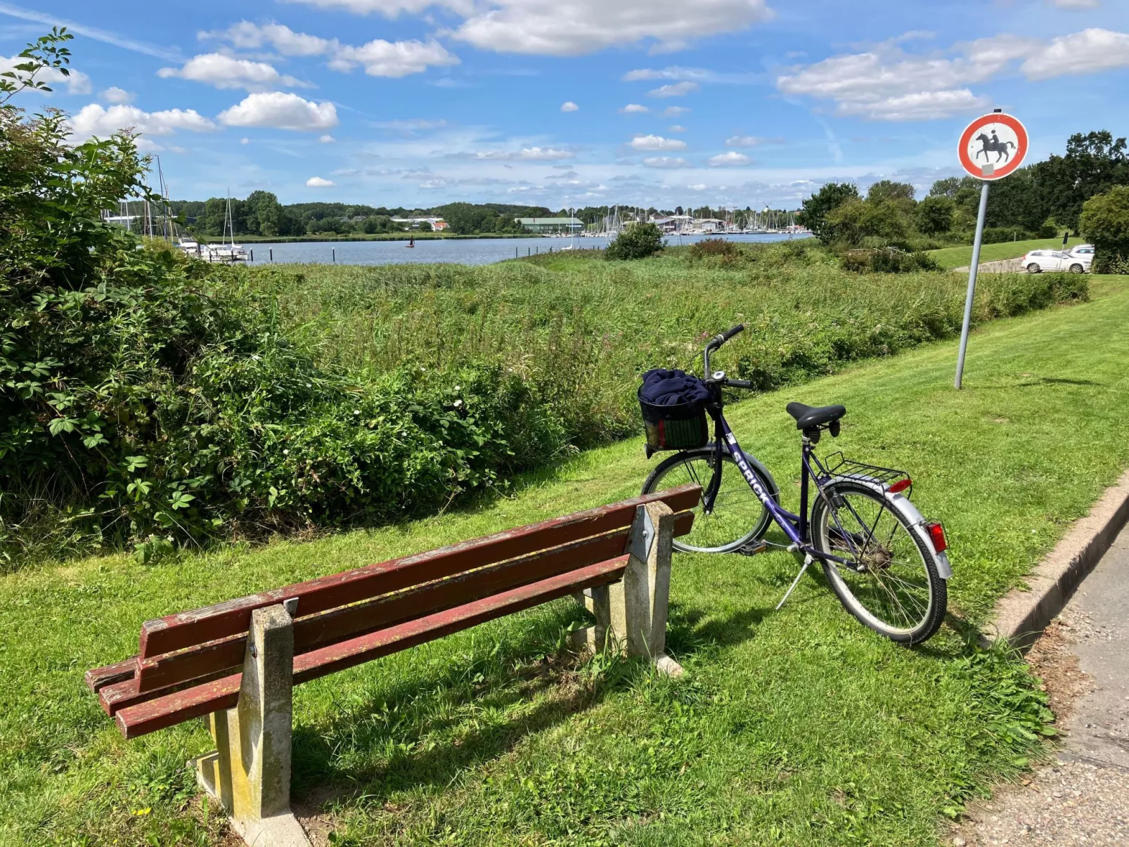 Haus mit Herz-Buiten