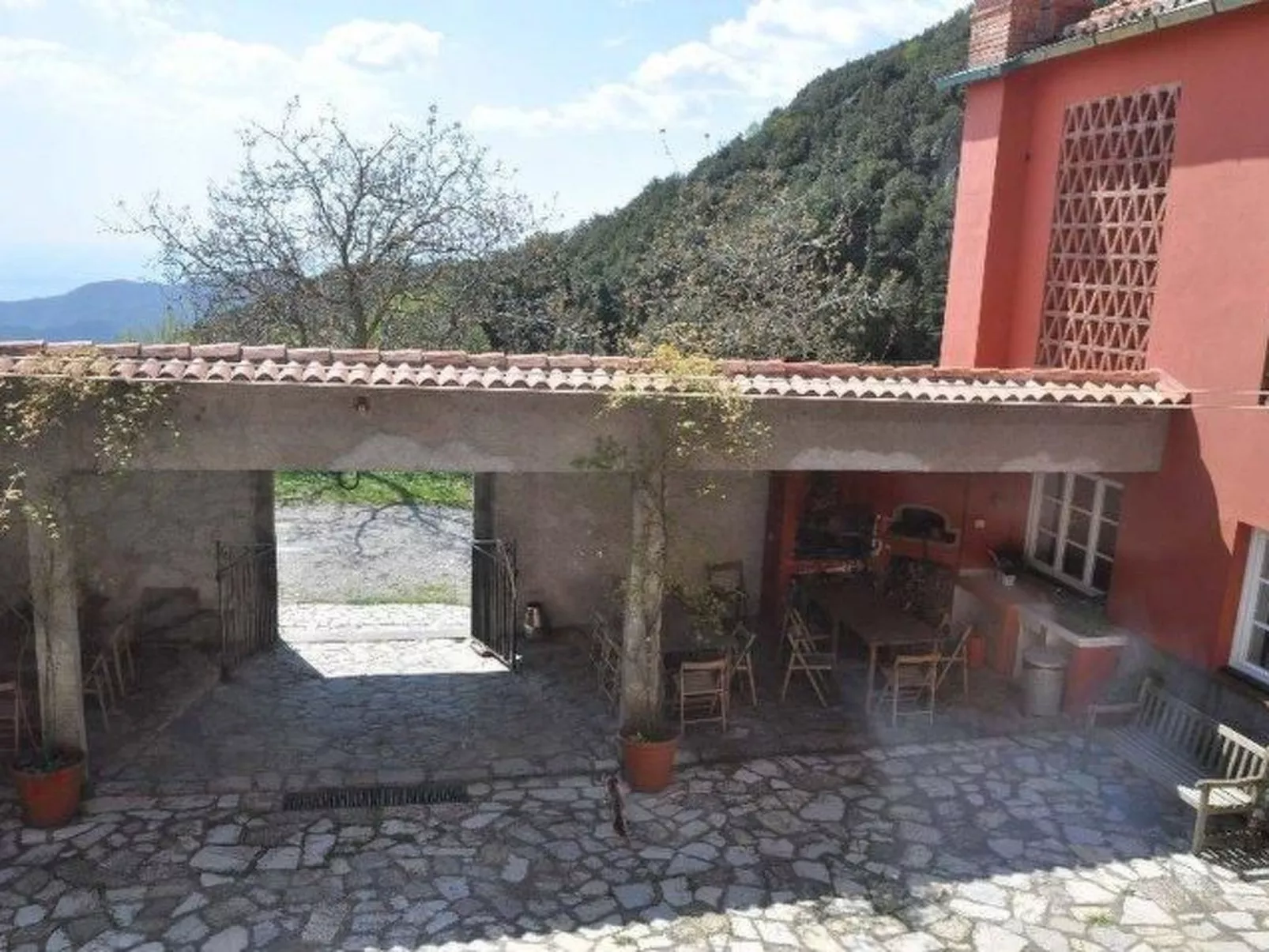 Appartement in Castiglione Chiavarese mit Garten-Image-tags.info