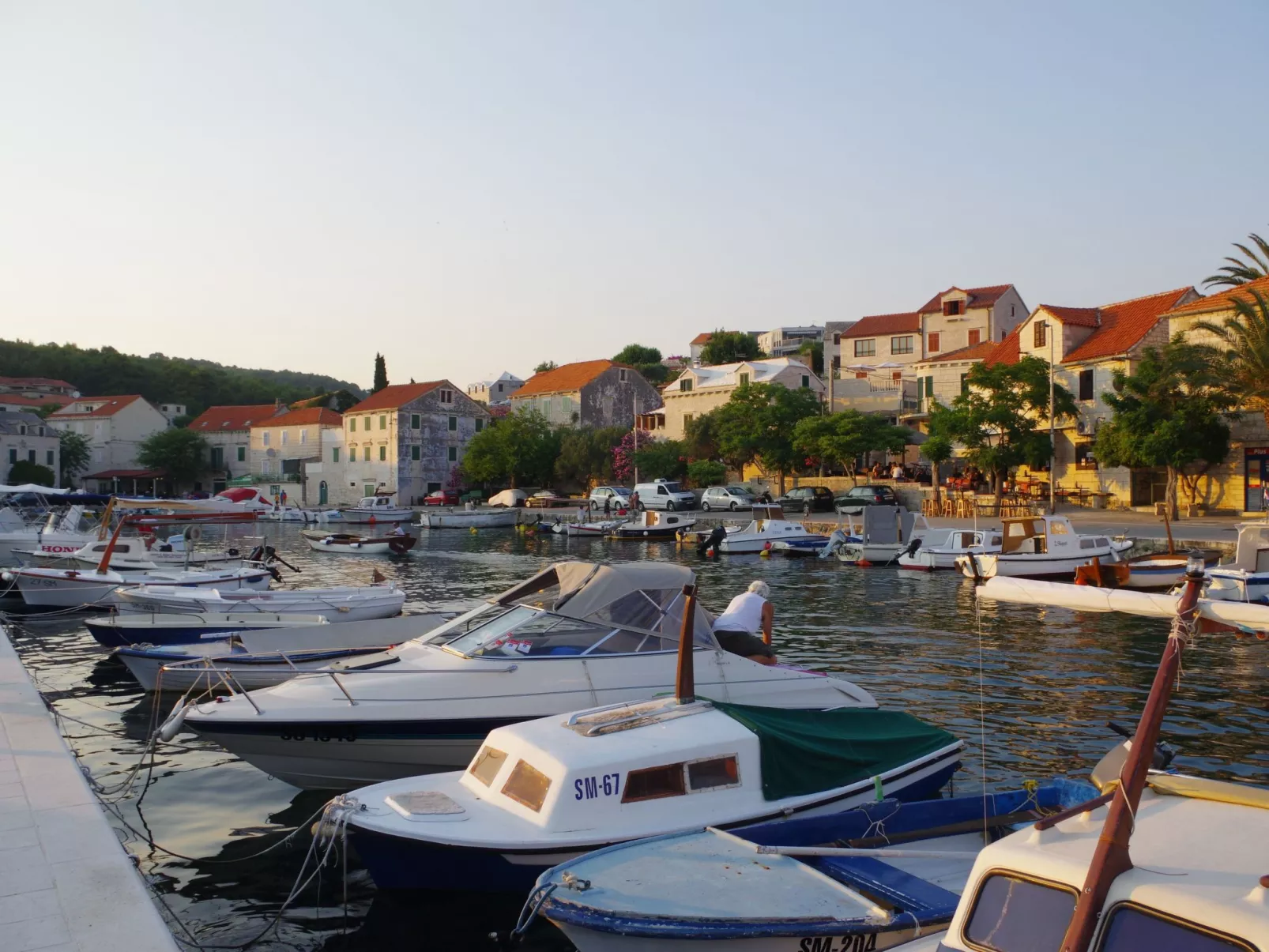 Schönes Ferienhaus mit privatem Pool-Buiten